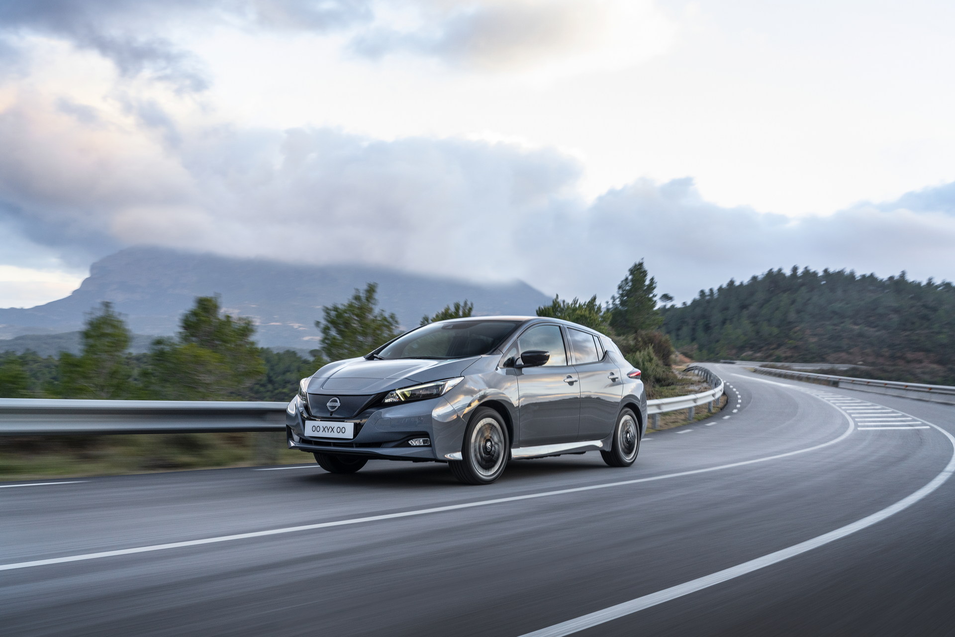 Download 2022 Nissan Leaf - Front Three-Quarter HD Wallpaper 1920x1280 #14