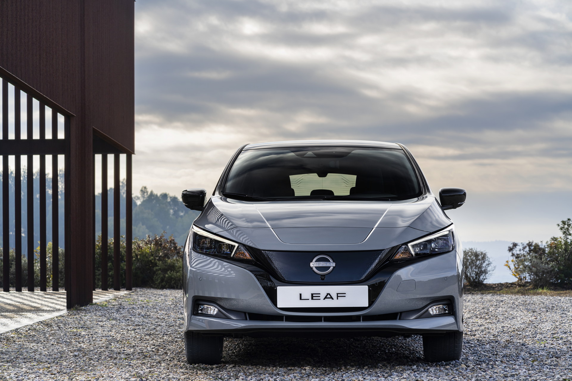 Download 2022 Nissan Leaf - Front HD Wallpaper 1920x1280 #24