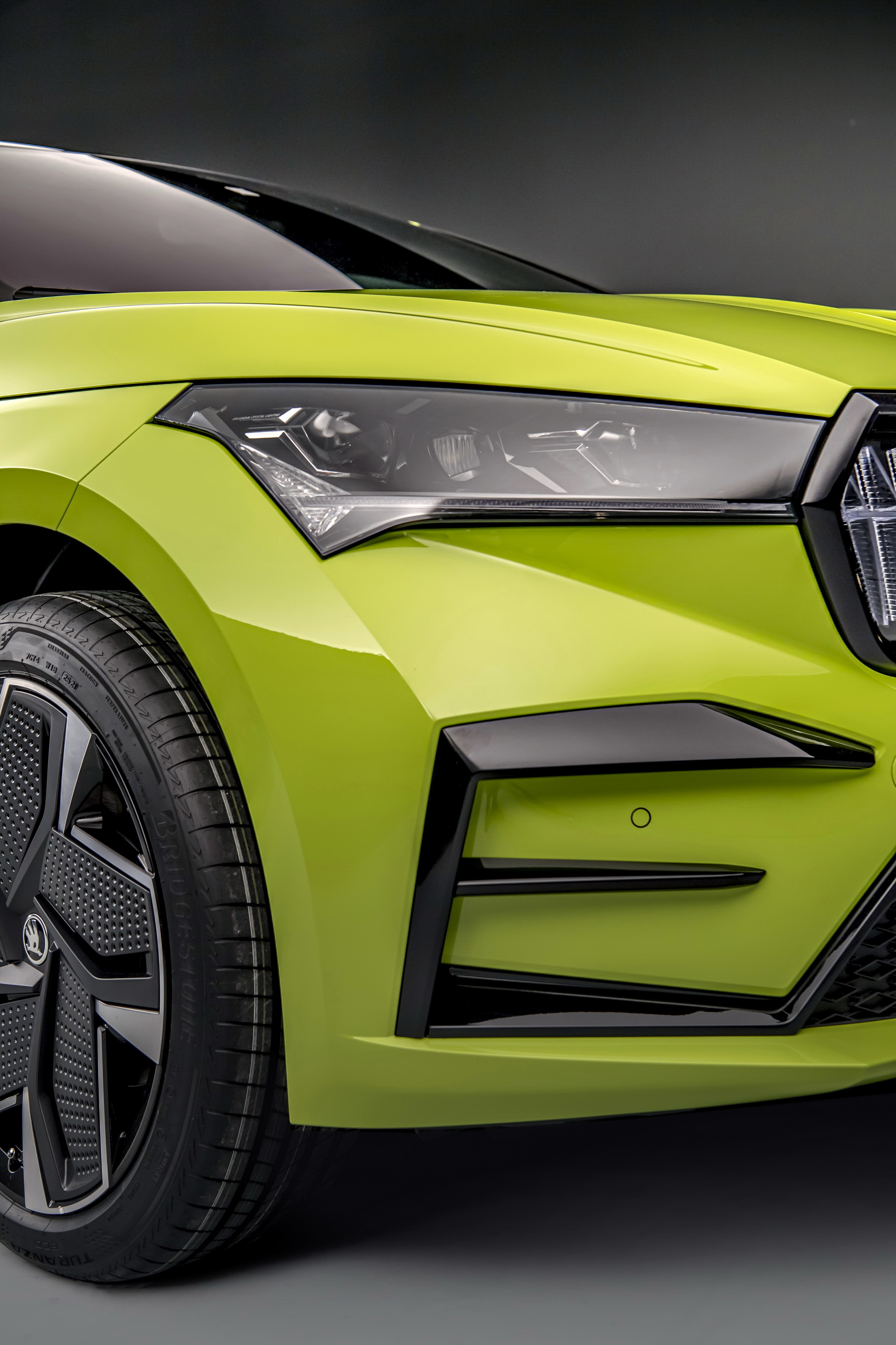 Download 2022 Skoda Enyaq Coupe RS iV - Detail HD Phone Wallpaper 1921x2882 #12