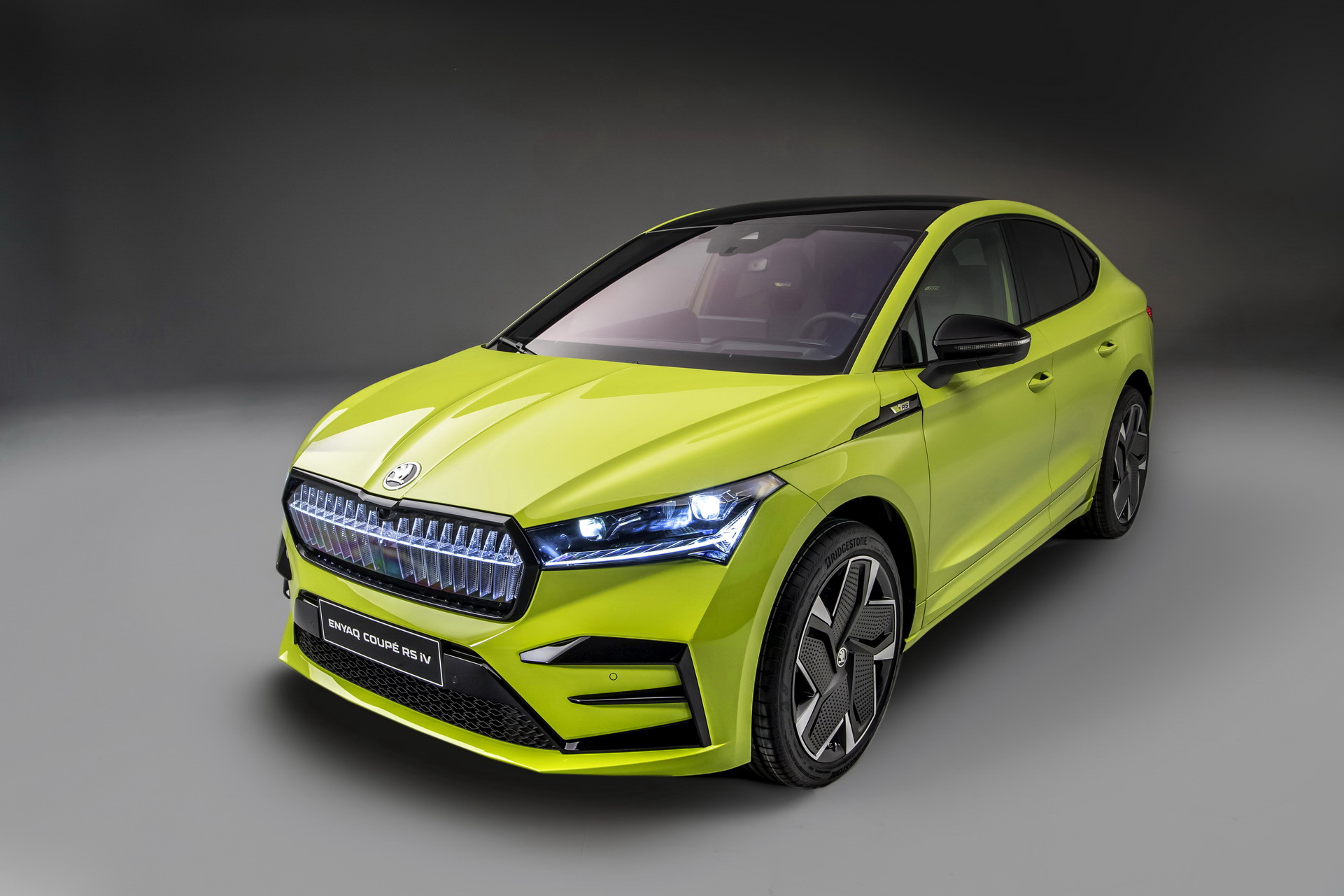 Download 2022 Skoda Enyaq Coupe RS iV - Front Three-Quarter HD Wallpaper 1921x1281 #6