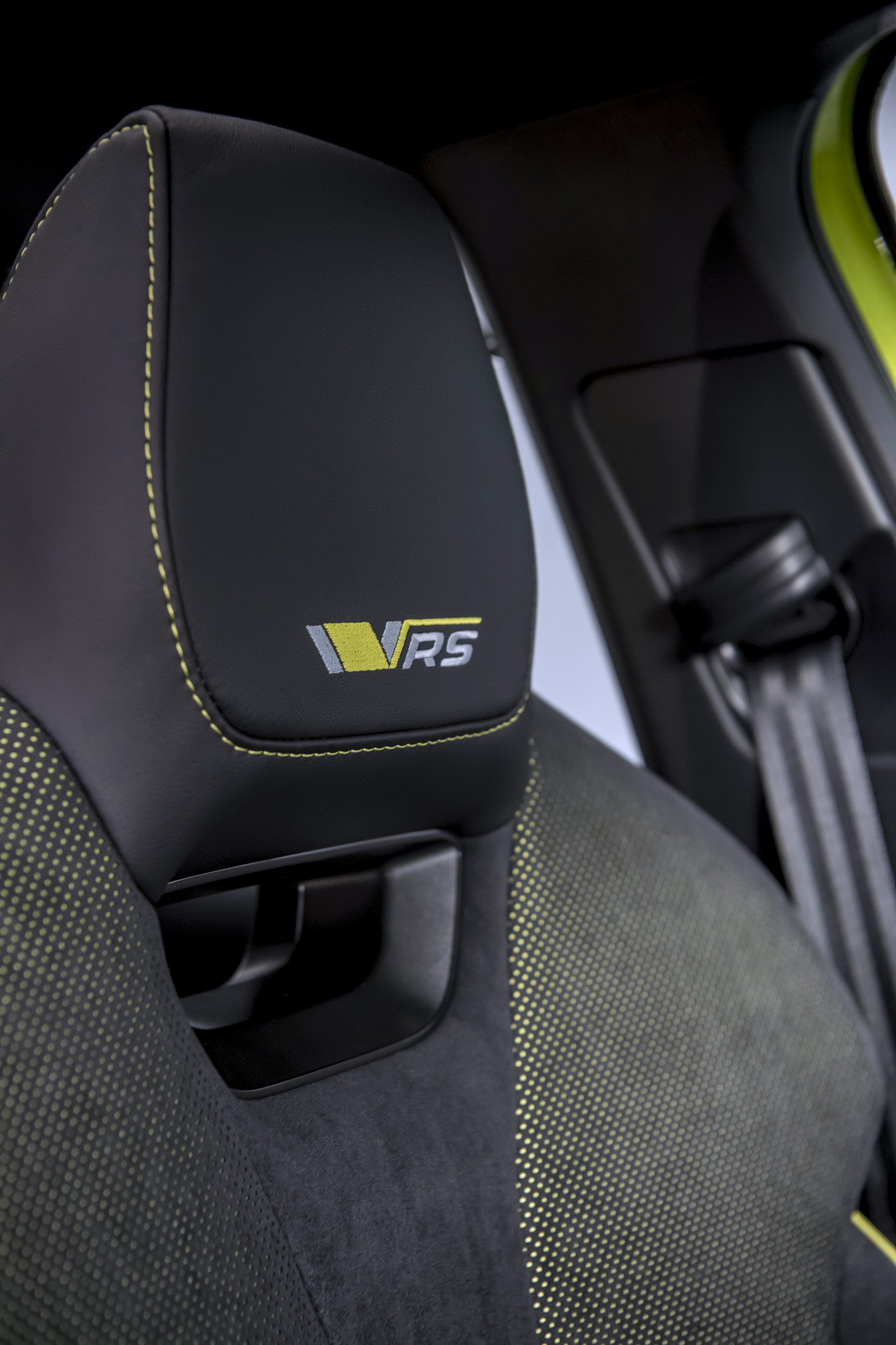 Download 2022 Skoda Enyaq Coupe RS iV - Interior, Seats HD Phone Wallpaper 1921x2882 #32