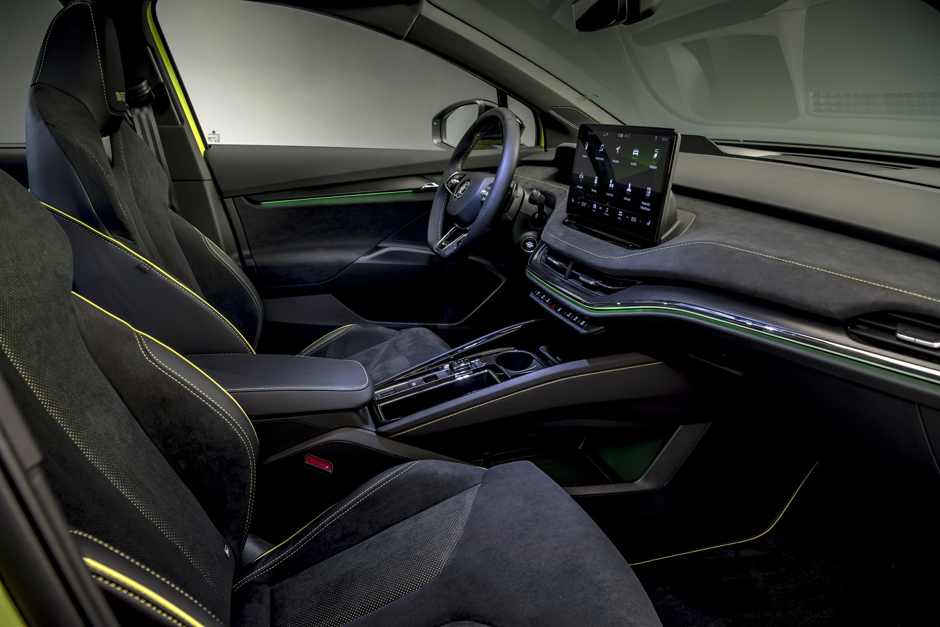 Download 2022 Skoda Enyaq Coupe RS iV - Interior HD Wallpaper 1921x1281 #28