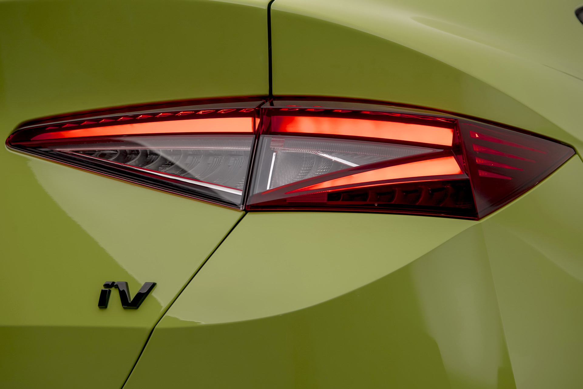 Download 2022 Skoda Enyaq Coupe RS iV - Tail Light HD Wallpaper 1921x1281 #23