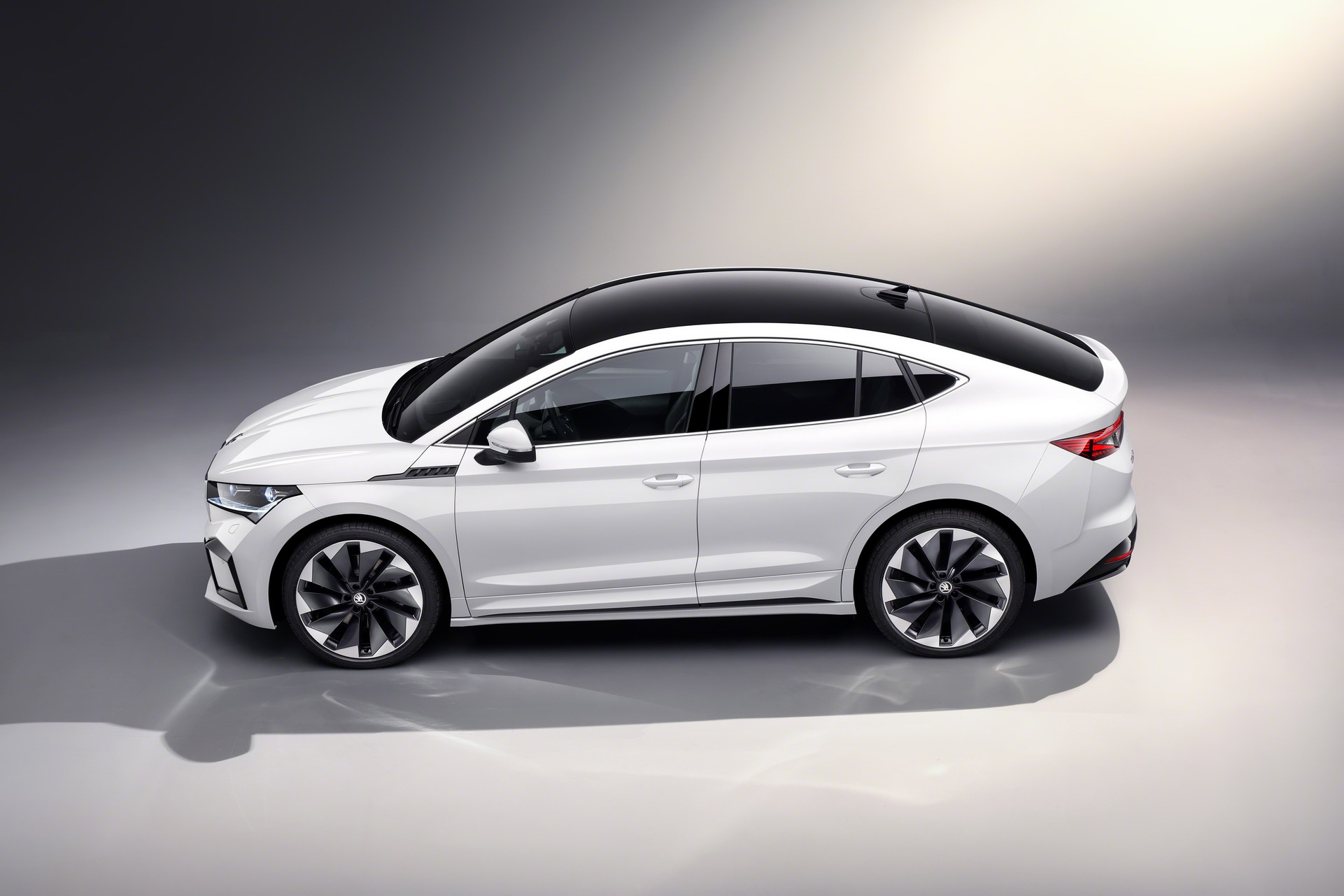 Download 2022 Skoda Enyaq Coupe iV - Side HD Wallpaper 1921x1281 #8