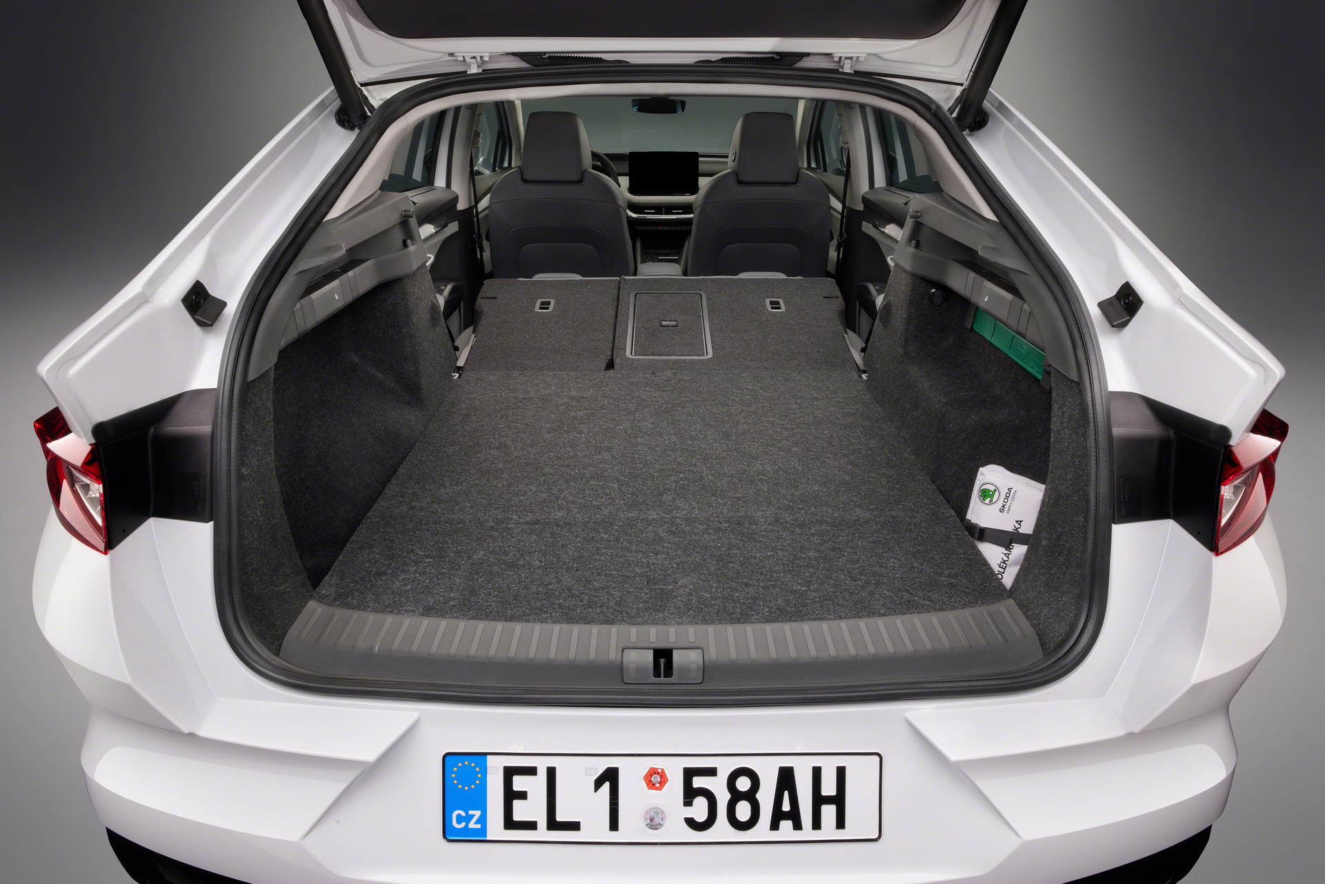 Download 2022 Skoda Enyaq Coupe iV - Trunk HD Wallpaper 1921x1281 #16