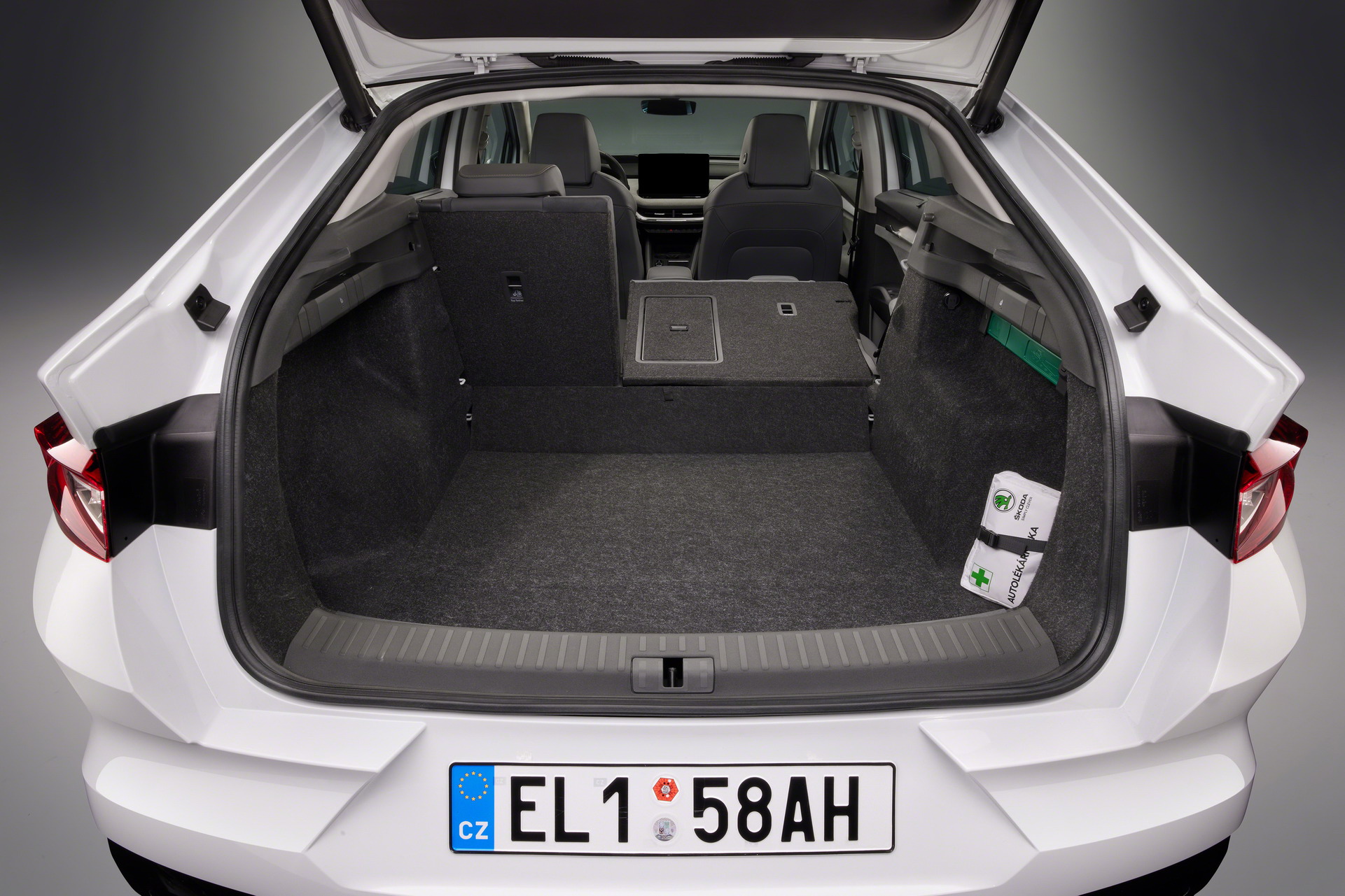 Download 2022 Skoda Enyaq Coupe iV - Trunk HD Wallpaper 1921x1281 #17