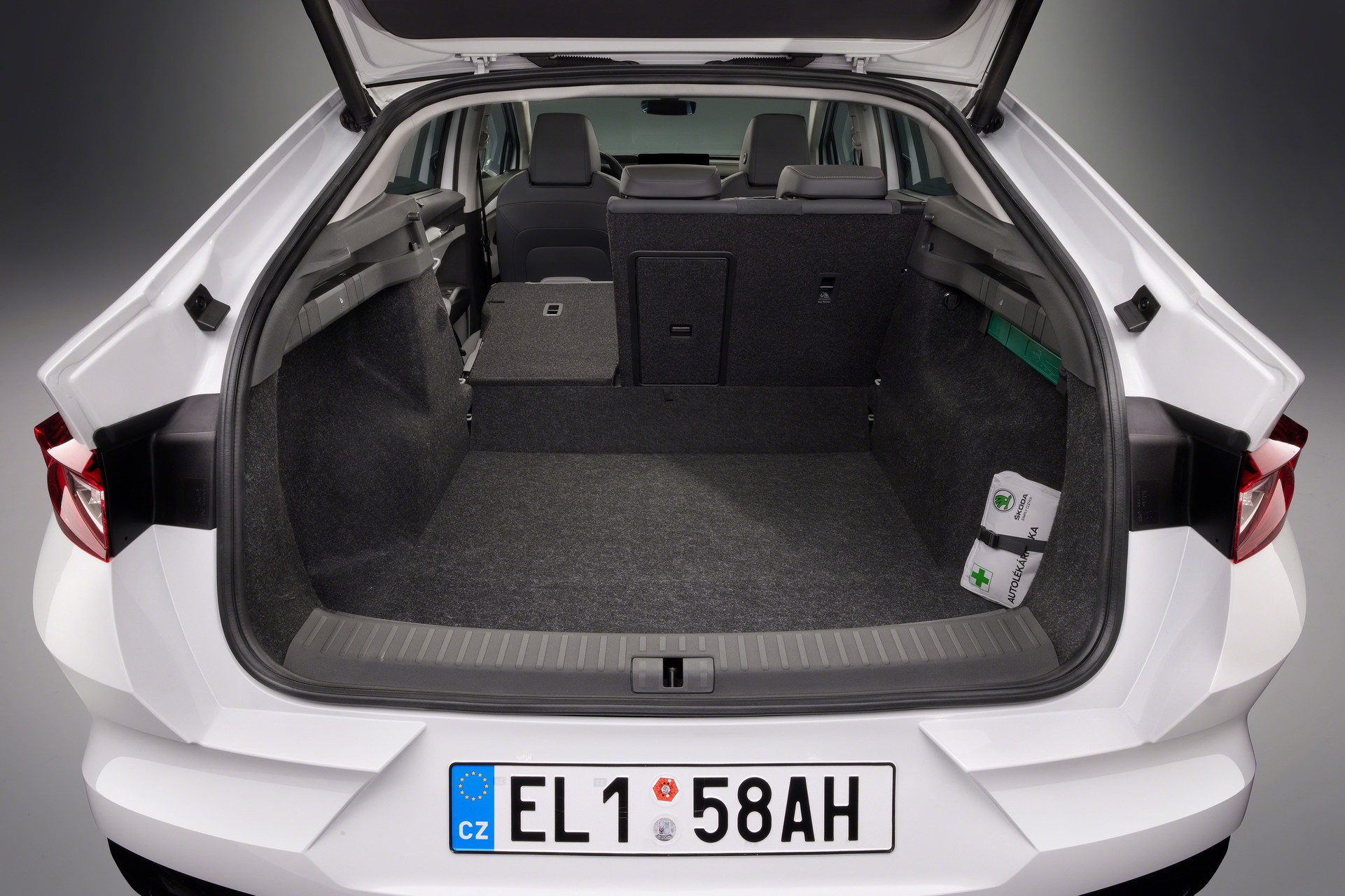 Download 2022 Skoda Enyaq Coupe iV - Trunk HD Wallpaper 1921x1281 #18