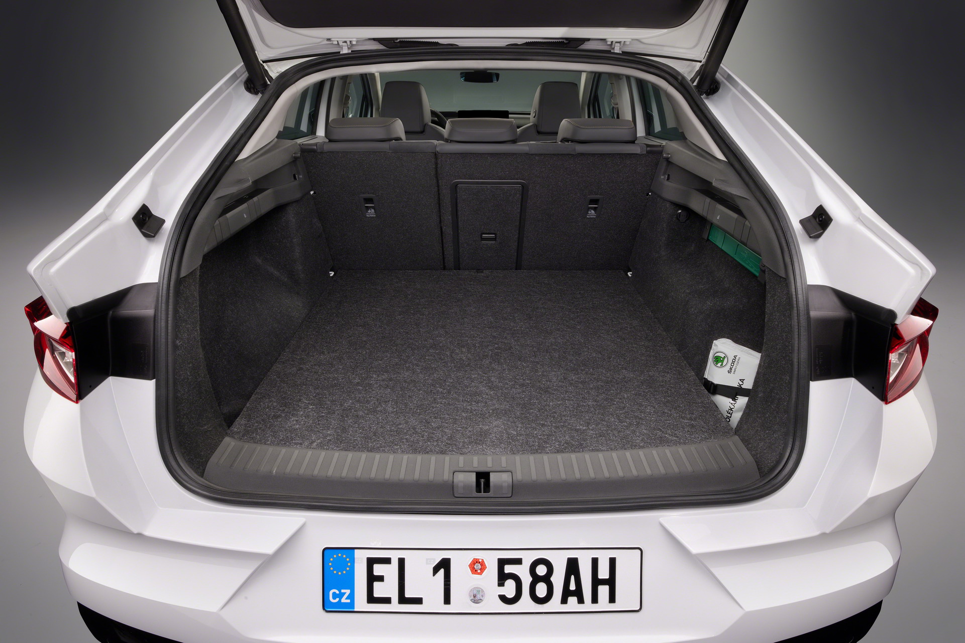 Download 2022 Skoda Enyaq Coupe iV - Trunk HD Wallpaper 1921x1281 #20