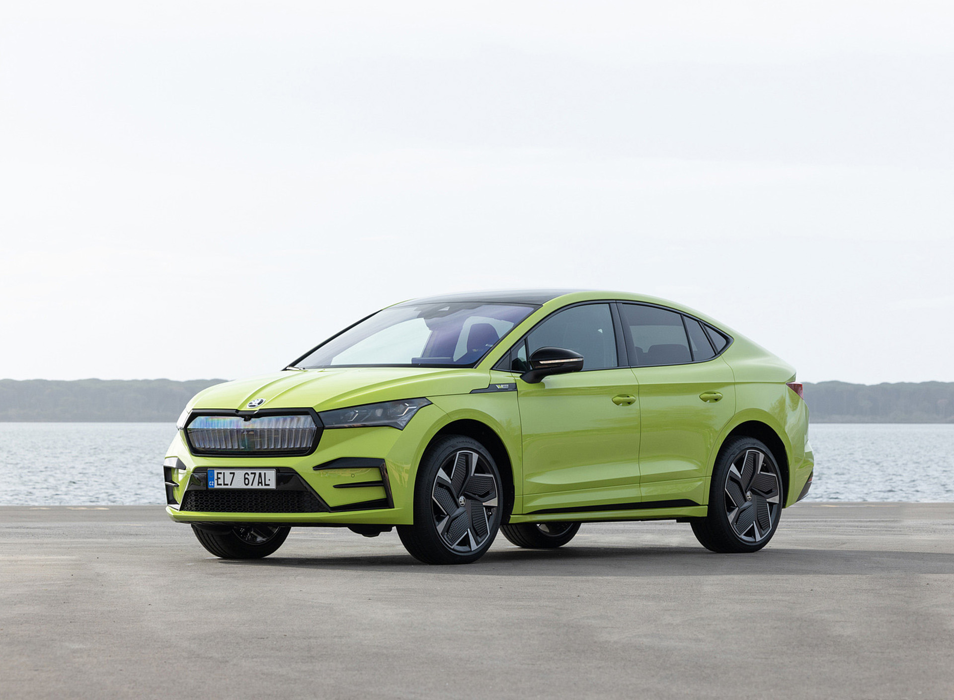 Download 2022 Škoda ENYAQ Coupe RS iV - Front Three-Quarter HD Wallpaper 1920x1409 #59