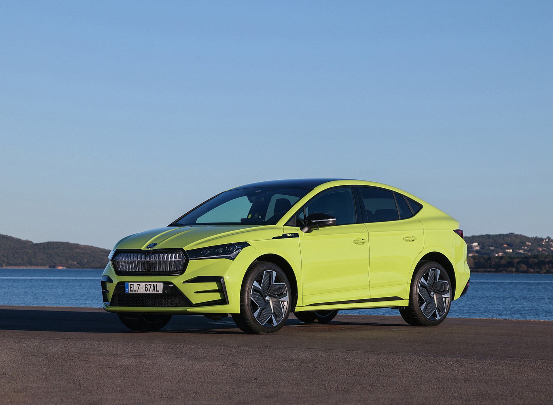 Download 2022 Škoda ENYAQ Coupe RS iV - Front Three-Quarter HD Wallpaper 1920x1409 #68