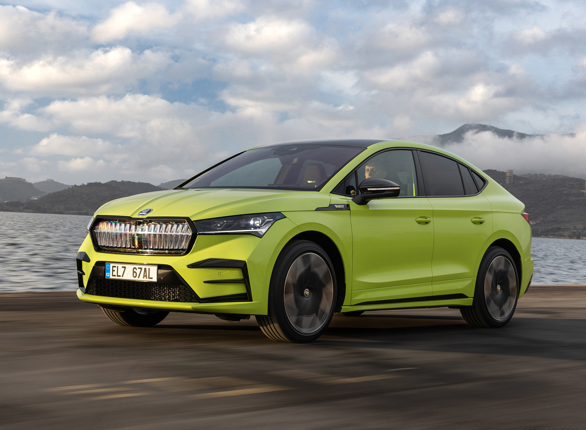 Download 2022 Škoda ENYAQ Coupe RS iV - Front Three-Quarter HD Wallpaper 1920x1409 #55