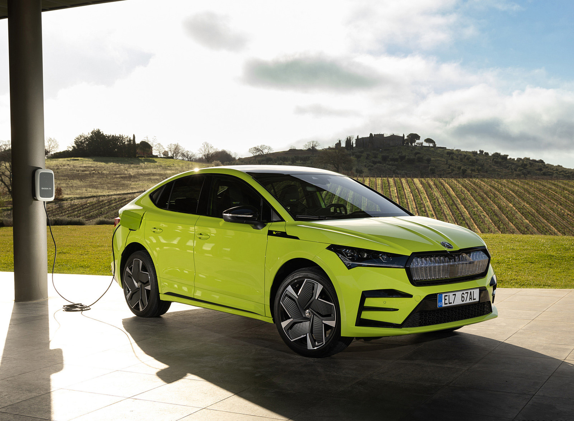 Download 2022 Škoda ENYAQ Coupe RS iV - Front Three-Quarter HD Wallpaper 1920x1409 #90