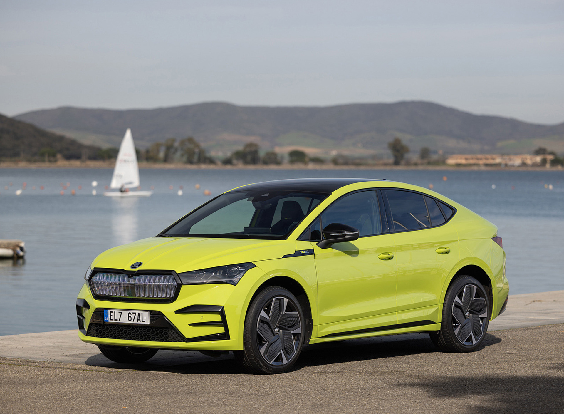 Download 2022 Škoda ENYAQ Coupe RS iV - Front Three-Quarter HD Wallpaper 1920x1409 #87