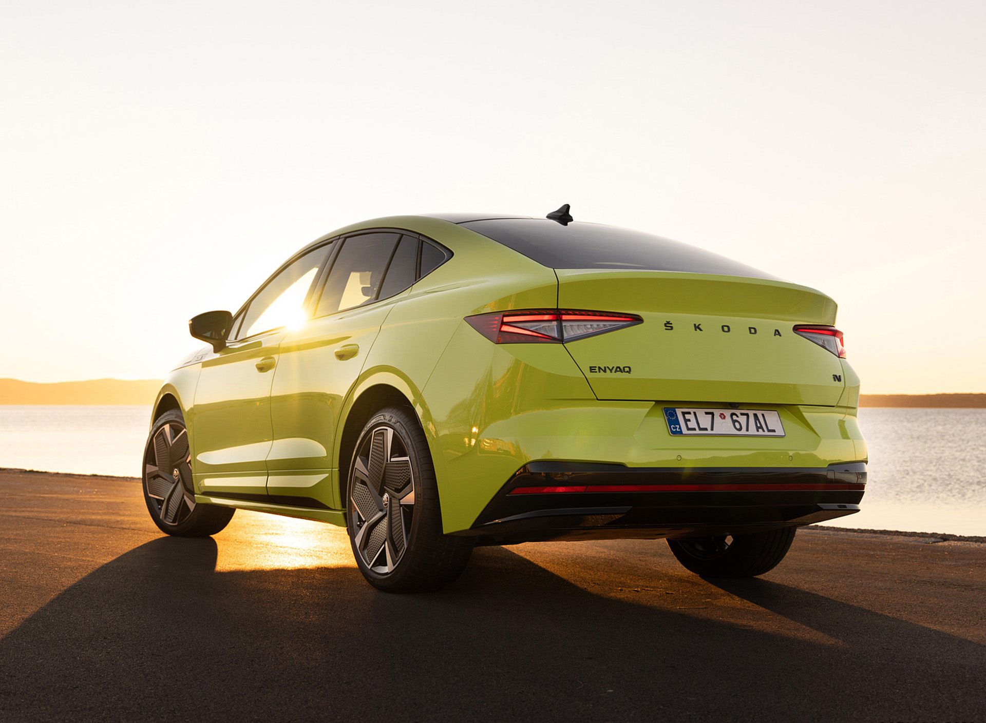 Download 2022 Škoda ENYAQ Coupe RS iV - Rear Three-Quarter HD Wallpaper 1920x1409 #79