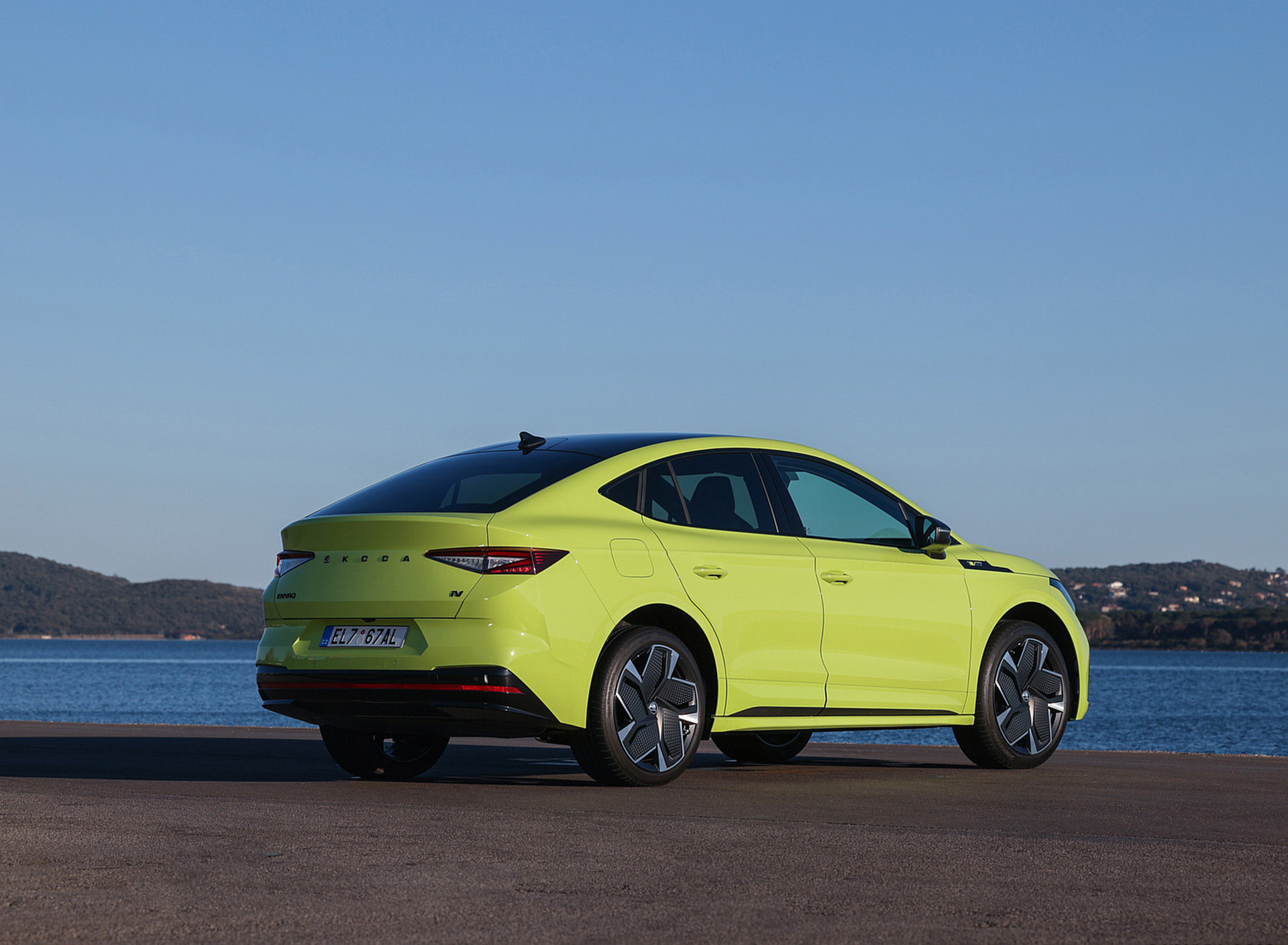 Download 2022 Škoda ENYAQ Coupe RS iV - Rear Three-Quarter HD Wallpaper 1920x1409 #69