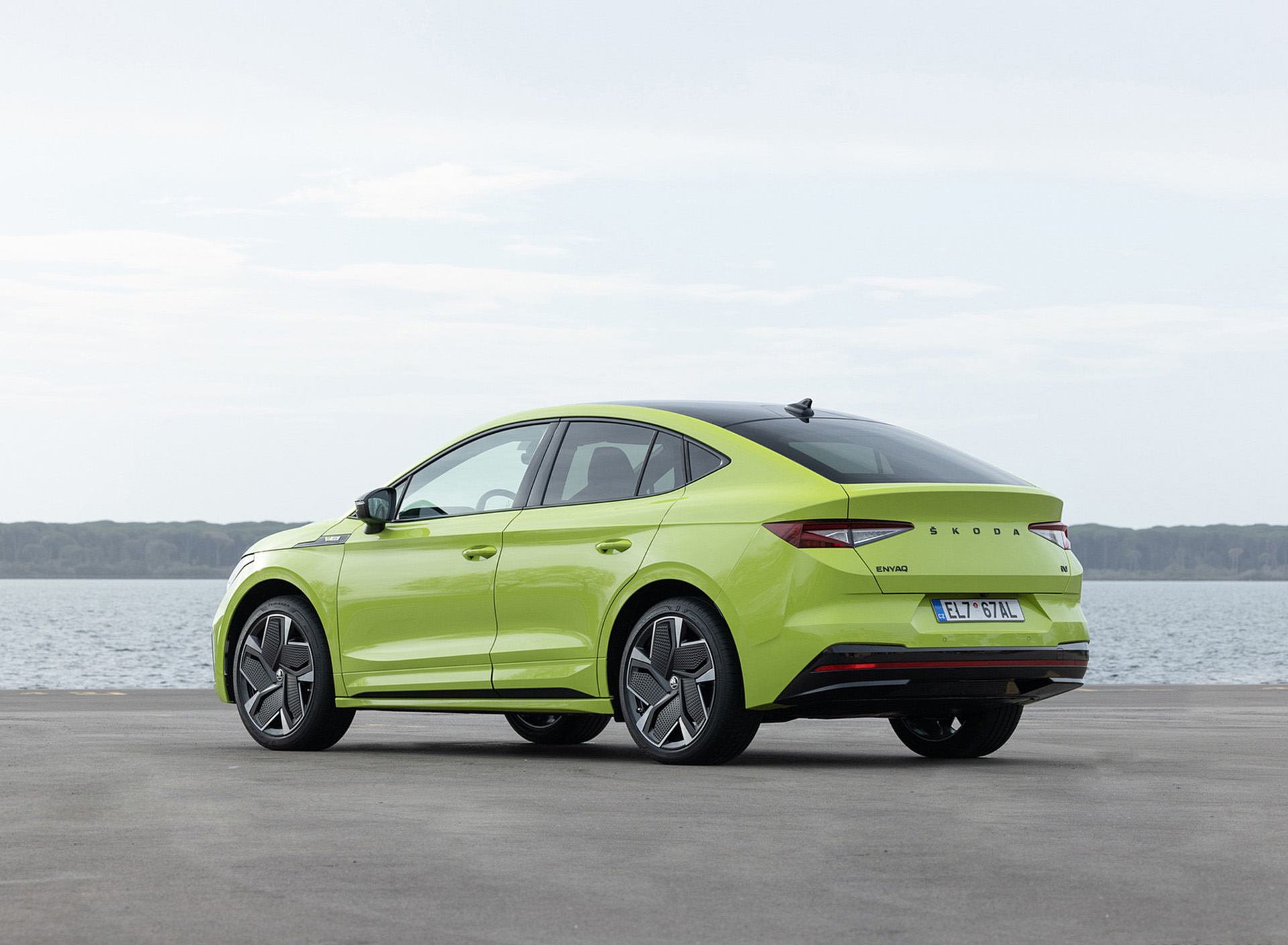 Download 2022 Škoda ENYAQ Coupe RS iV - Rear Three-Quarter HD Wallpaper 1920x1409 #58