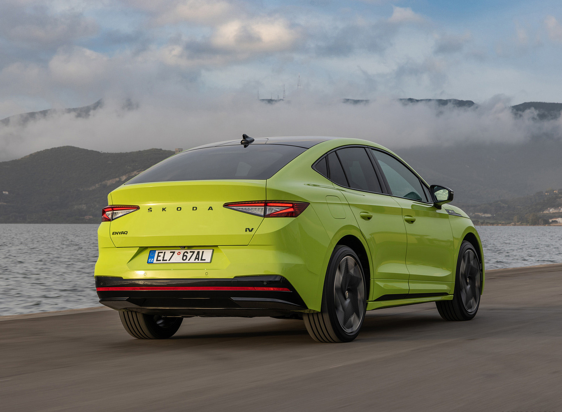 Download 2022 Škoda ENYAQ Coupe RS iV - Rear Three-Quarter HD Wallpaper 1920x1409 #56