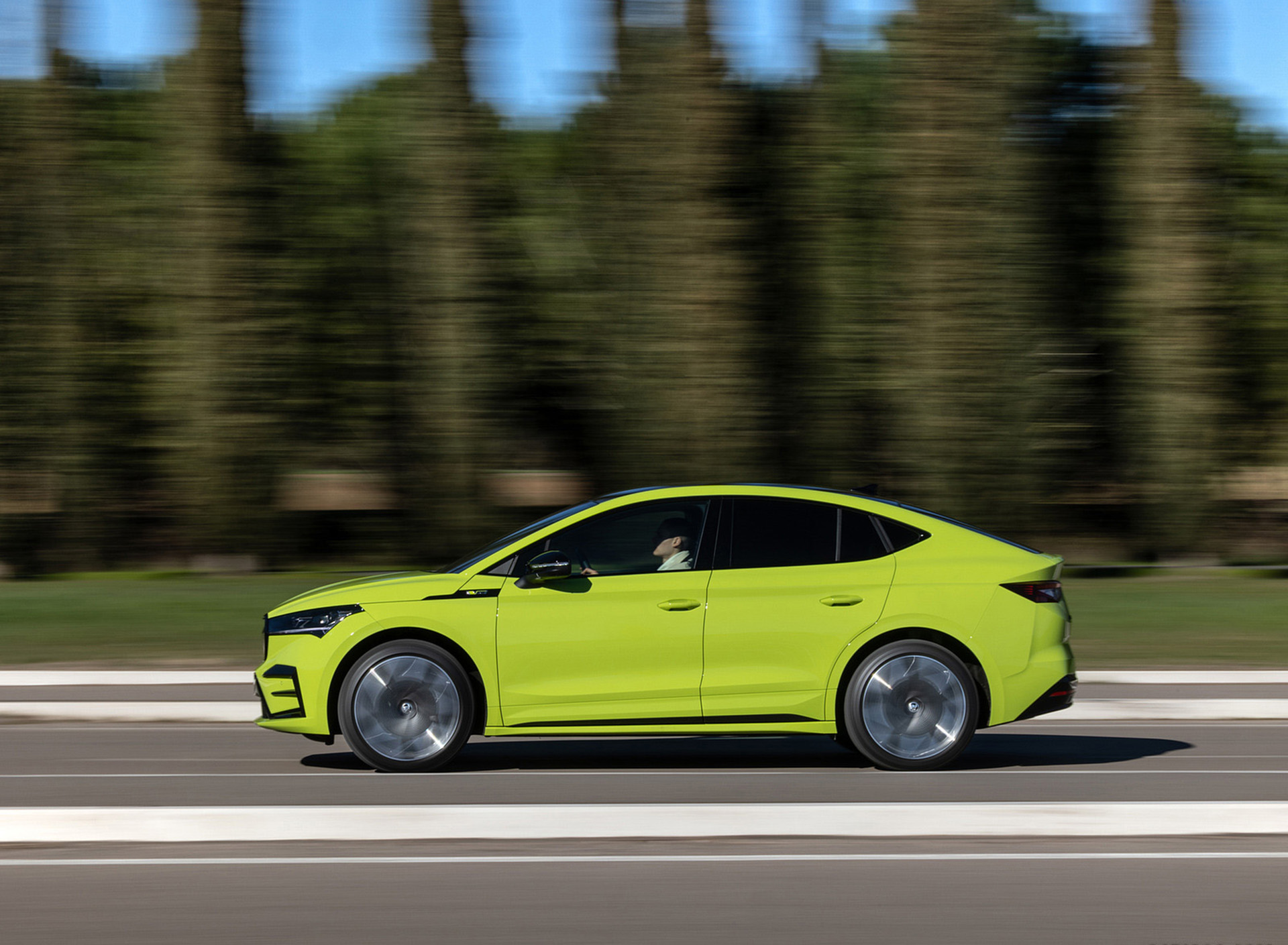 Download 2022 Škoda ENYAQ Coupe RS iV - Side HD Wallpaper 1920x1409 #42