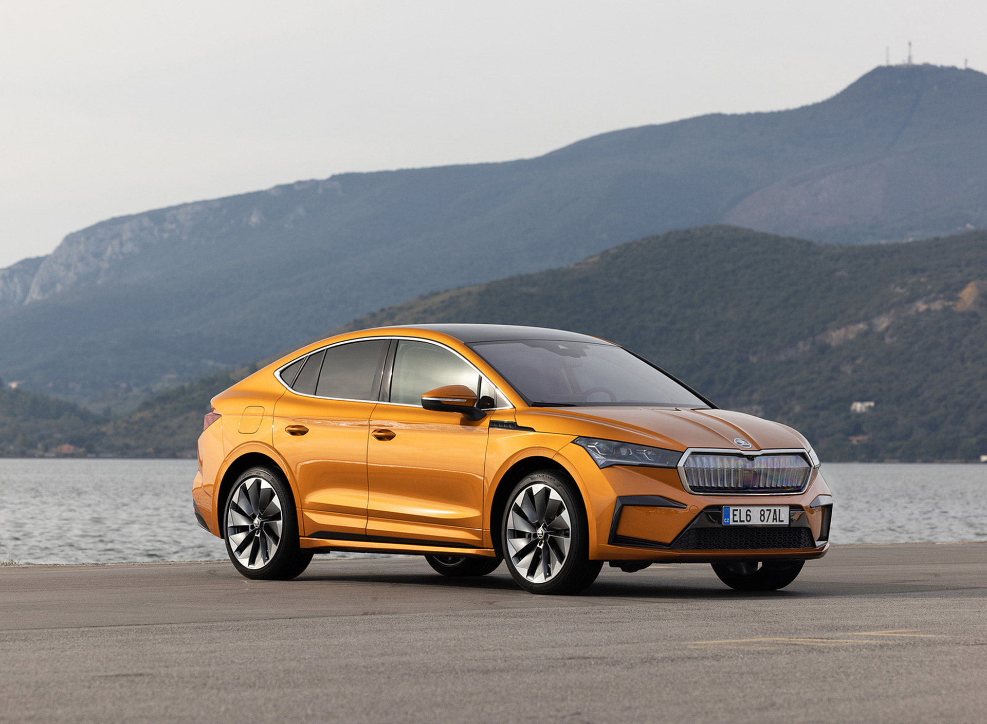 Download 2022 Škoda ENYAQ Coupe iV - Front Three-Quarter HD Wallpaper 1920x1409 #123