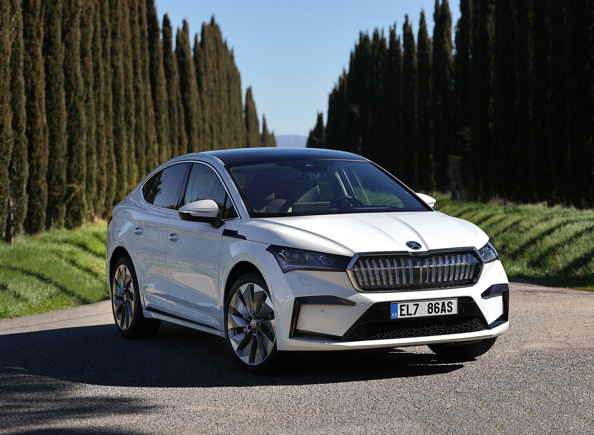 Download 2022 Škoda ENYAQ Coupe iV - Front Three-Quarter HD Wallpaper 1920x1409 #50