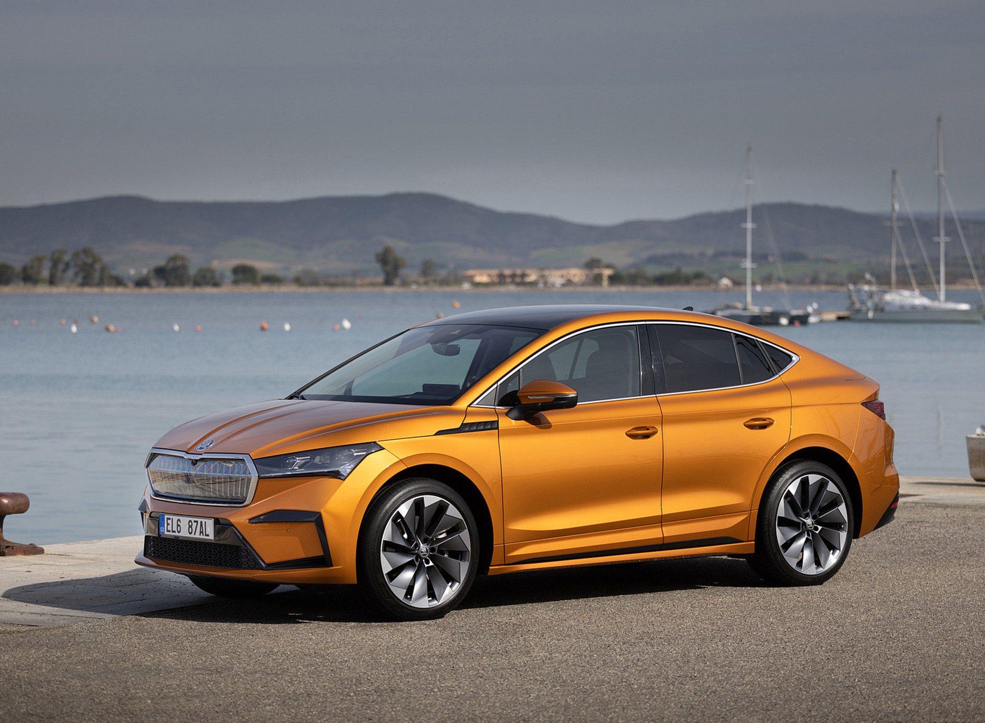 Download 2022 Škoda ENYAQ Coupe iV - Front Three-Quarter HD Wallpaper 1920x1409 #142