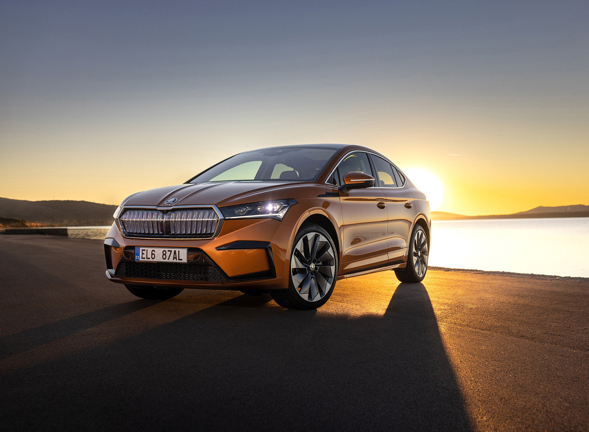 Download 2022 Škoda ENYAQ Coupe iV - Front Three-Quarter HD Wallpaper 1920x1409 #139