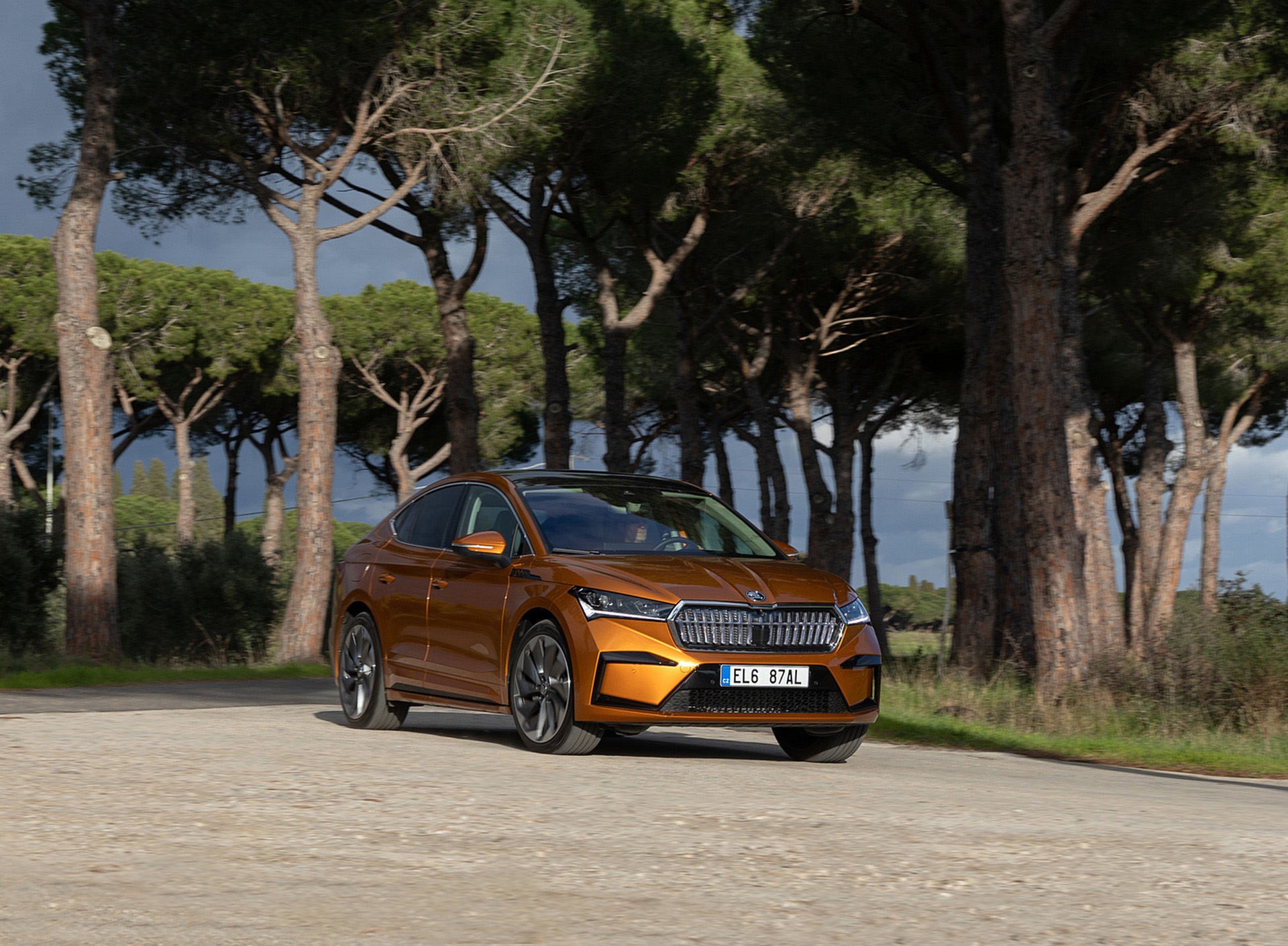 Download 2022 Škoda ENYAQ Coupe iV - Front Three-Quarter HD Wallpaper 1920x1409 #107