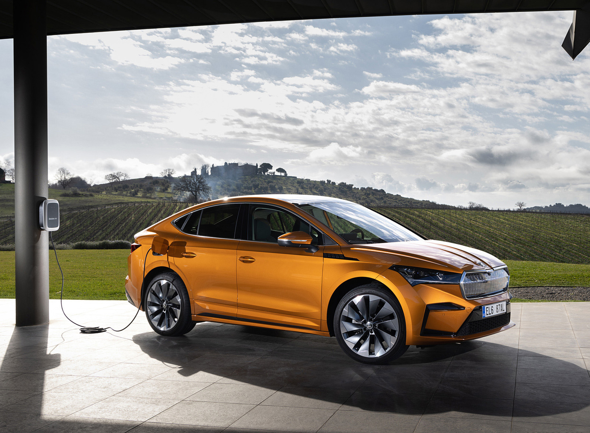 Download 2022 Škoda ENYAQ Coupe iV - Front Three-Quarter HD Wallpaper 1920x1409 #152