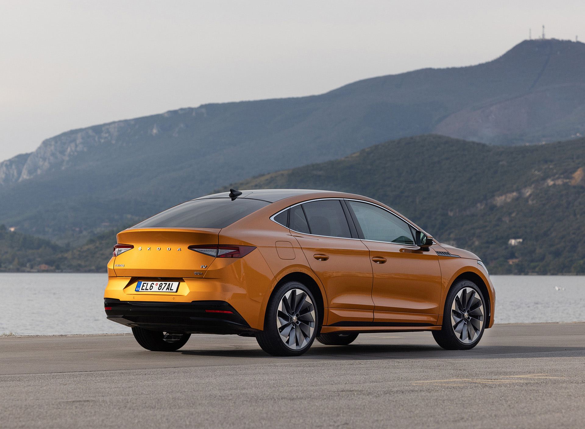 Download 2022 Škoda ENYAQ Coupe iV - Rear Three-Quarter HD Wallpaper 1920x1409 #126