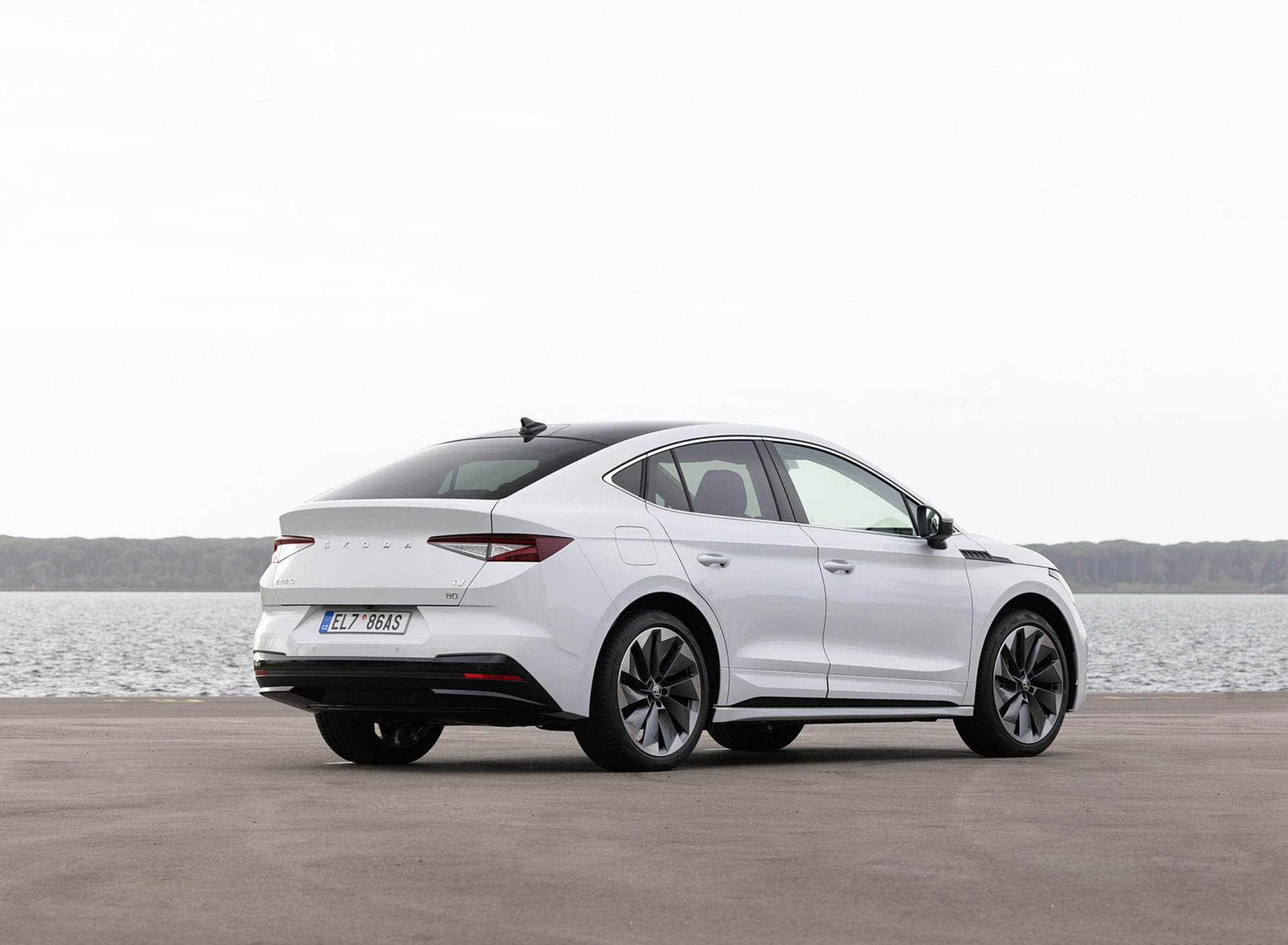 Download 2022 Škoda ENYAQ Coupe iV - Rear Three-Quarter HD Wallpaper 1920x1409 #58