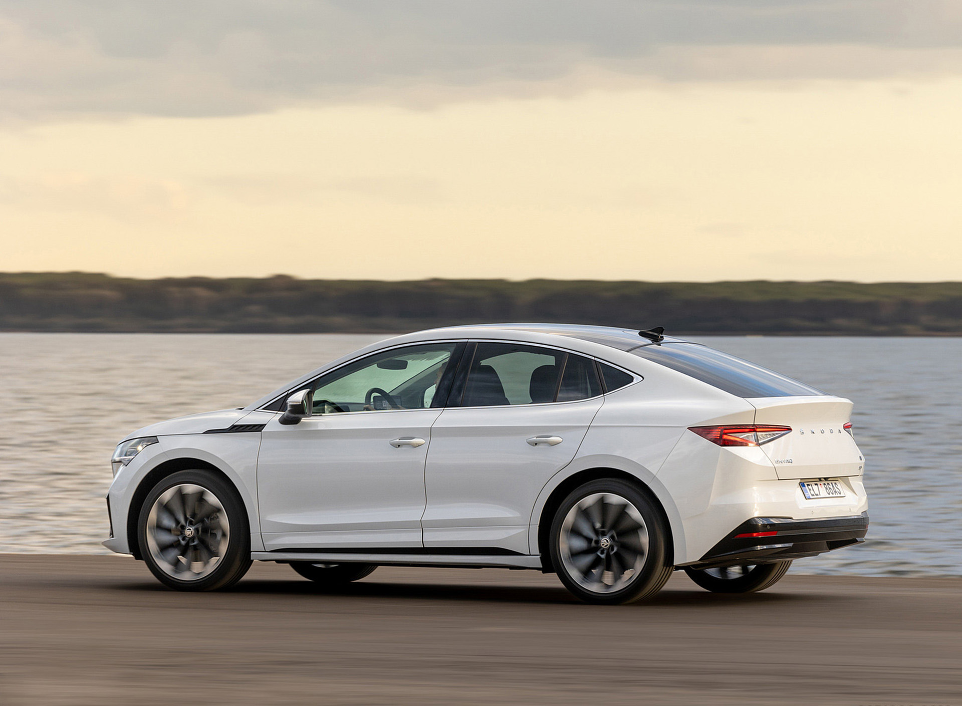 Download 2022 Škoda ENYAQ Coupe iV - Rear Three-Quarter HD Wallpaper 1920x1409 #42