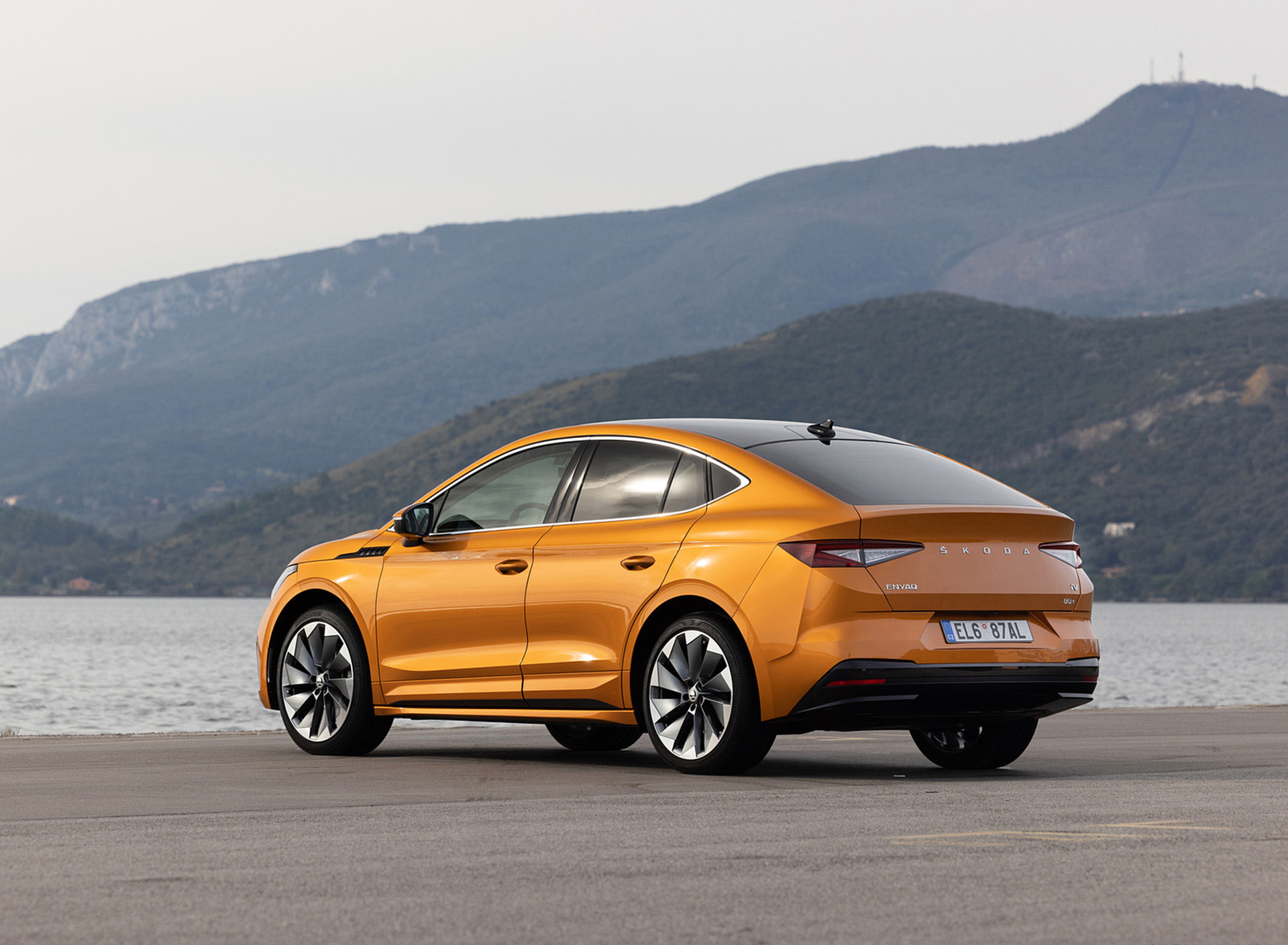 Download 2022 Škoda ENYAQ Coupe iV - Rear Three-Quarter HD Wallpaper 1920x1409 #127