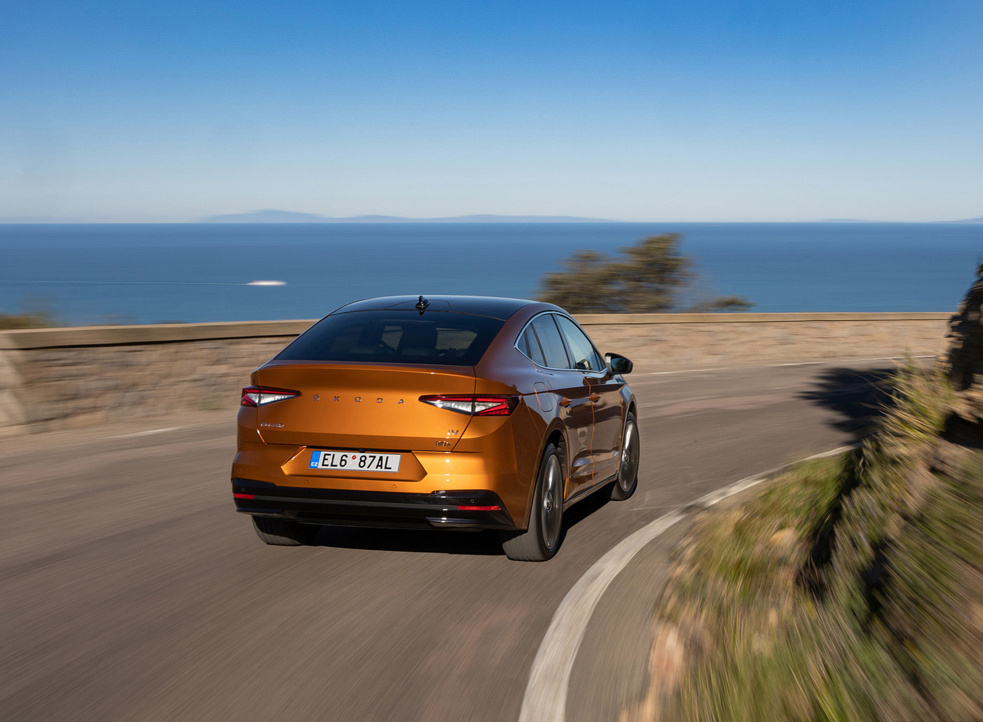 Download 2022 Škoda ENYAQ Coupe iV - Rear Three-Quarter HD Wallpaper 1920x1409 #111