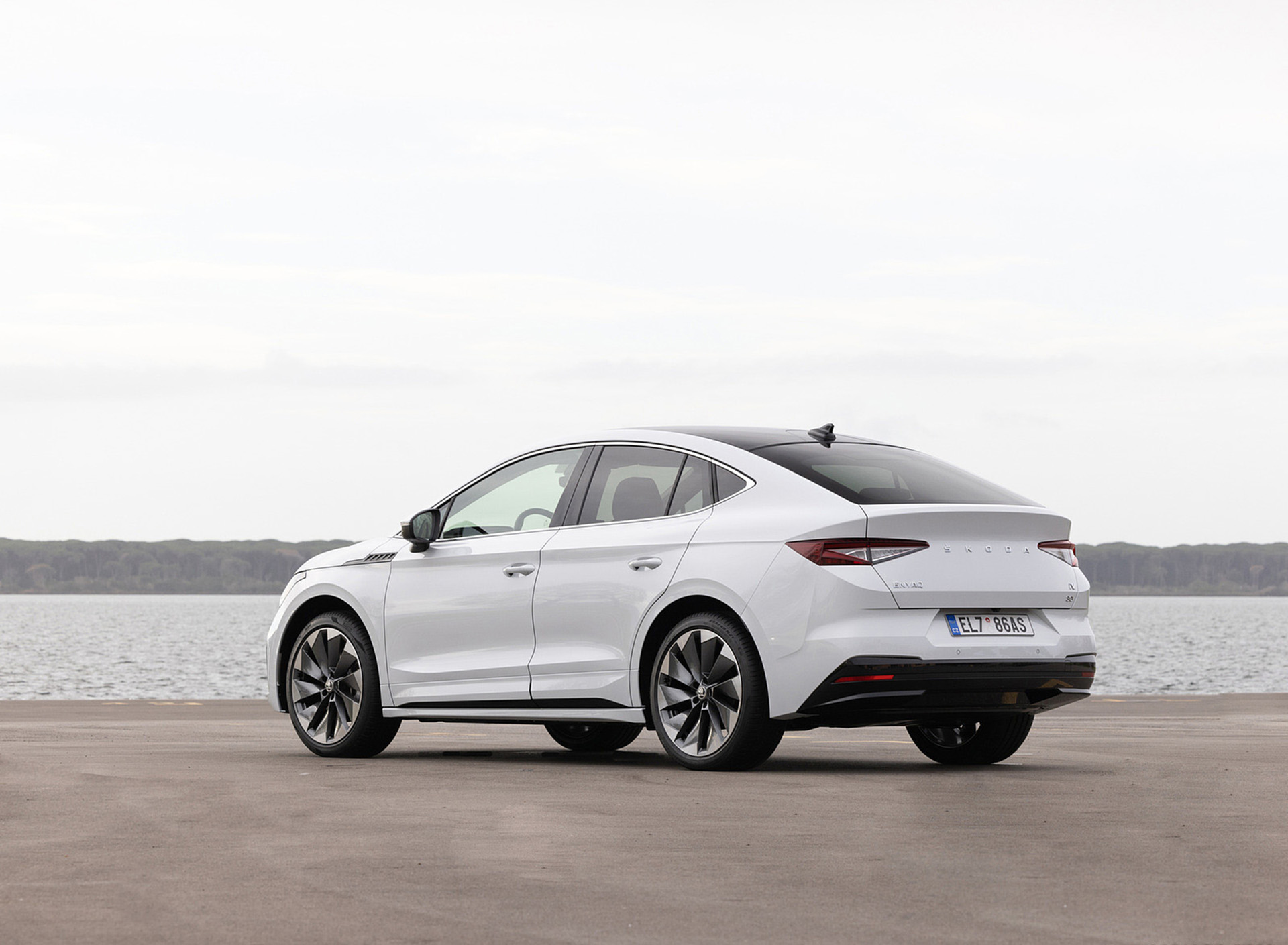 Download 2022 Škoda ENYAQ Coupe iV - Rear Three-Quarter HD Wallpaper 1920x1409 #59