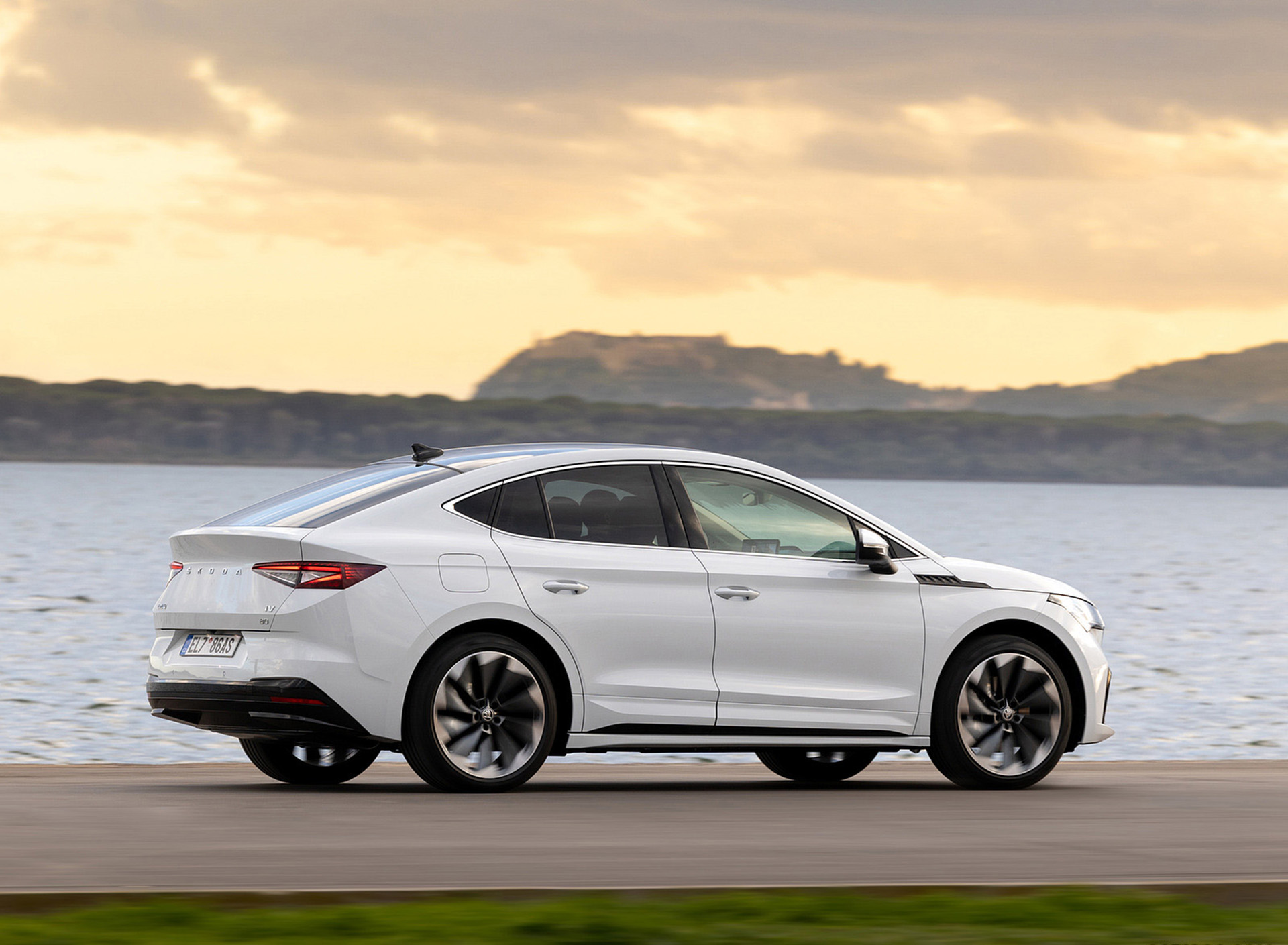 Download 2022 Škoda ENYAQ Coupe iV - Rear Three-Quarter HD Wallpaper 1920x1409 #43