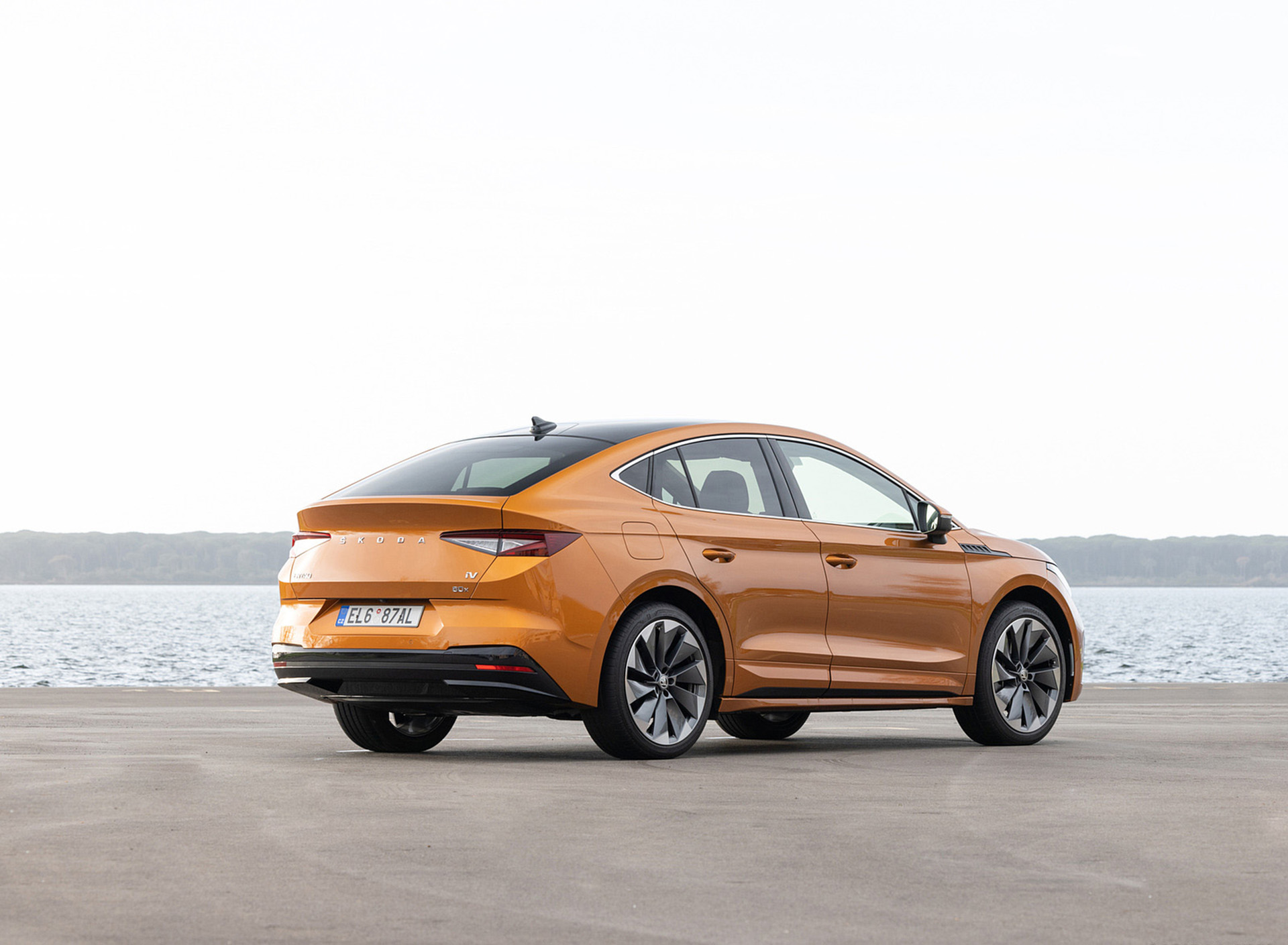 Download 2022 Škoda ENYAQ Coupe iV - Rear Three-Quarter HD Wallpaper 1920x1409 #135