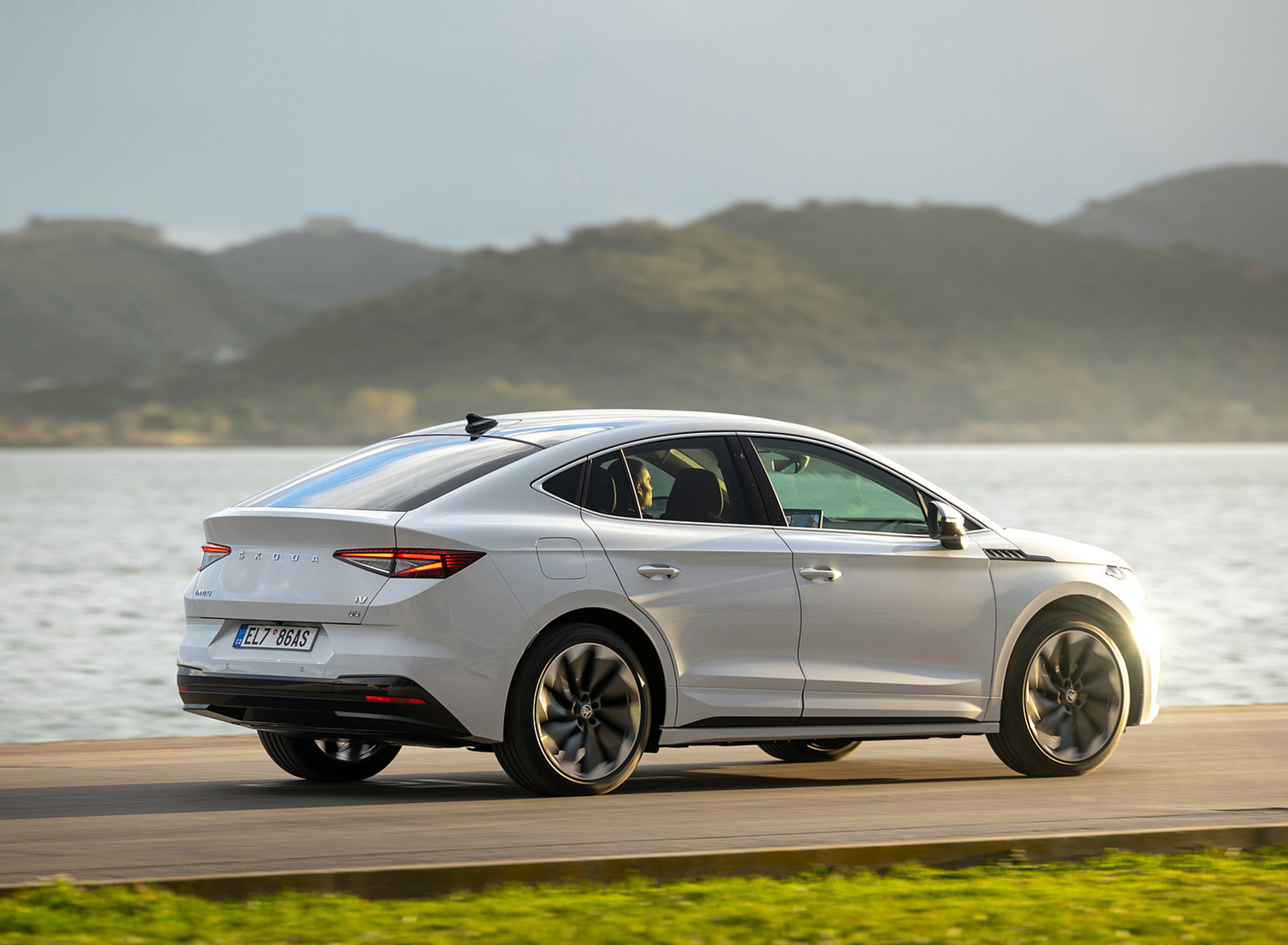 Download 2022 Škoda ENYAQ Coupe iV - Rear Three-Quarter HD Wallpaper 1920x1409 #44