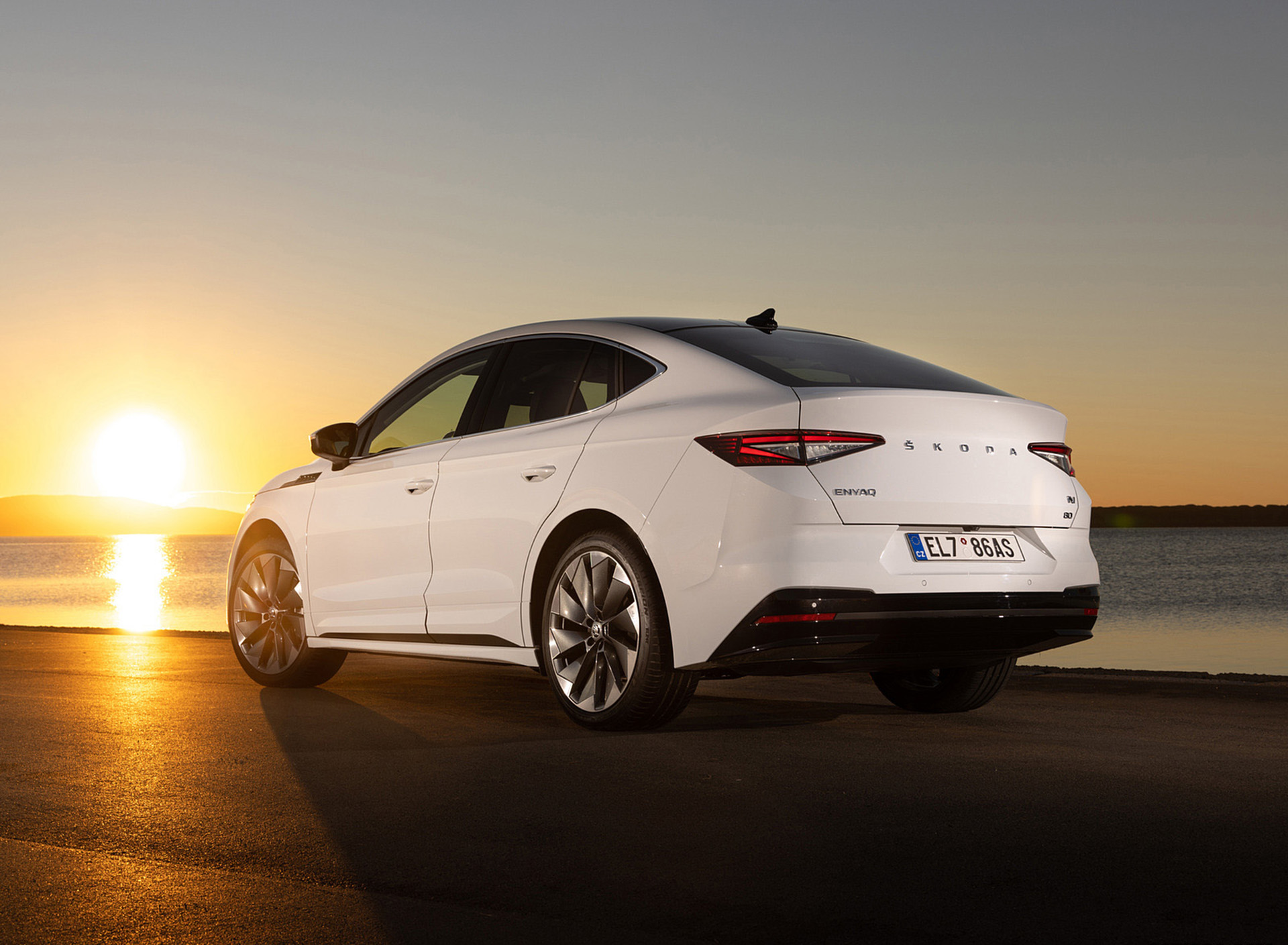 Download 2022 Škoda ENYAQ Coupe iV - Rear Three-Quarter HD Wallpaper 1920x1409 #54