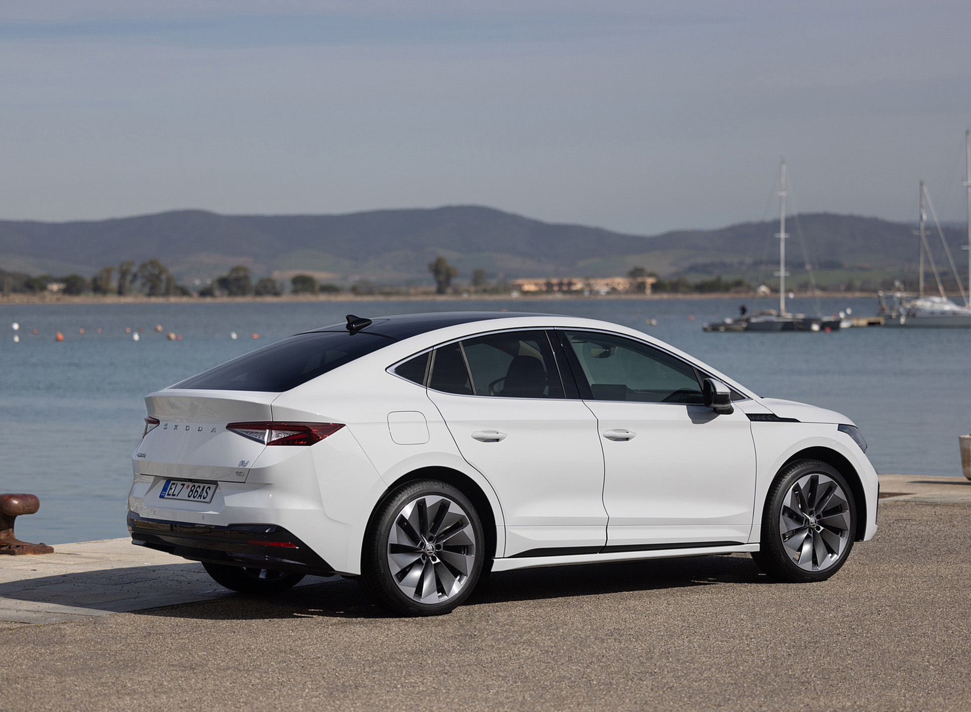 Download 2022 Škoda ENYAQ Coupe iV - Rear Three-Quarter HD Wallpaper 1920x1409 #48