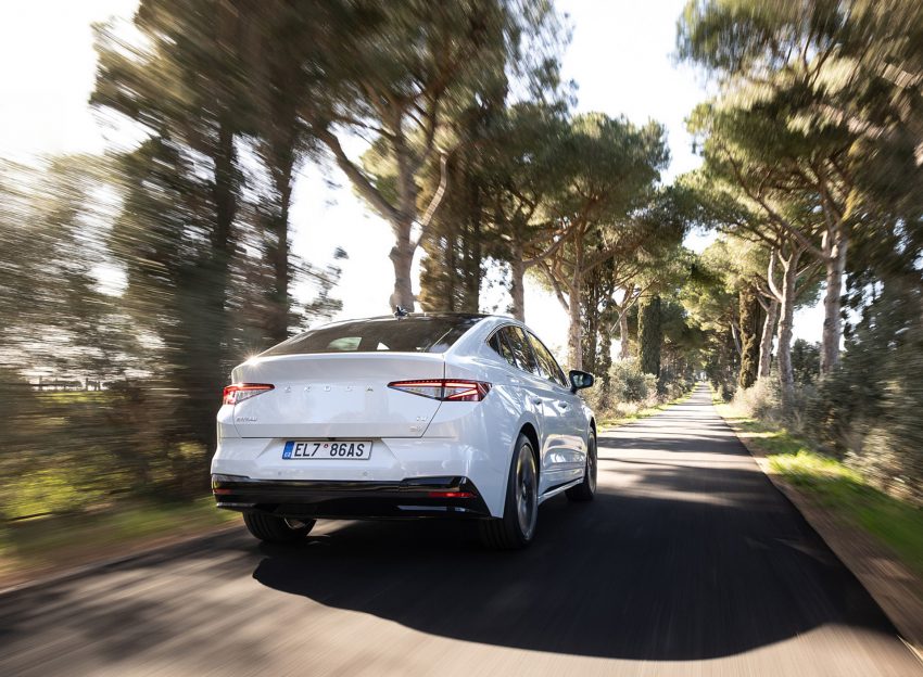 2022 Škoda ENYAQ Coupe iV - Rear Wallpaper 850x624 #30