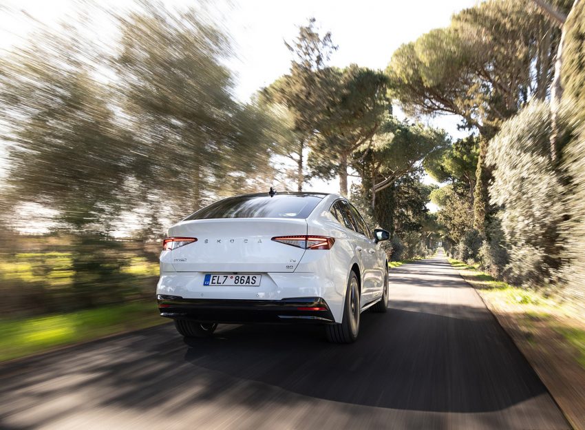 2022 Škoda ENYAQ Coupe iV - Rear Wallpaper 850x624 #31