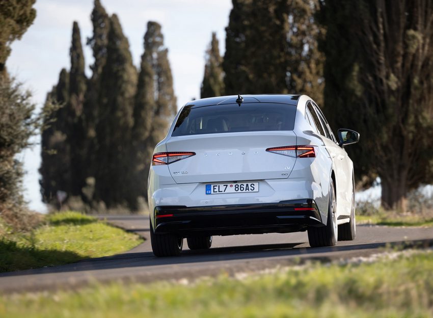 2022 Škoda ENYAQ Coupe iV - Rear Wallpaper 850x624 #24