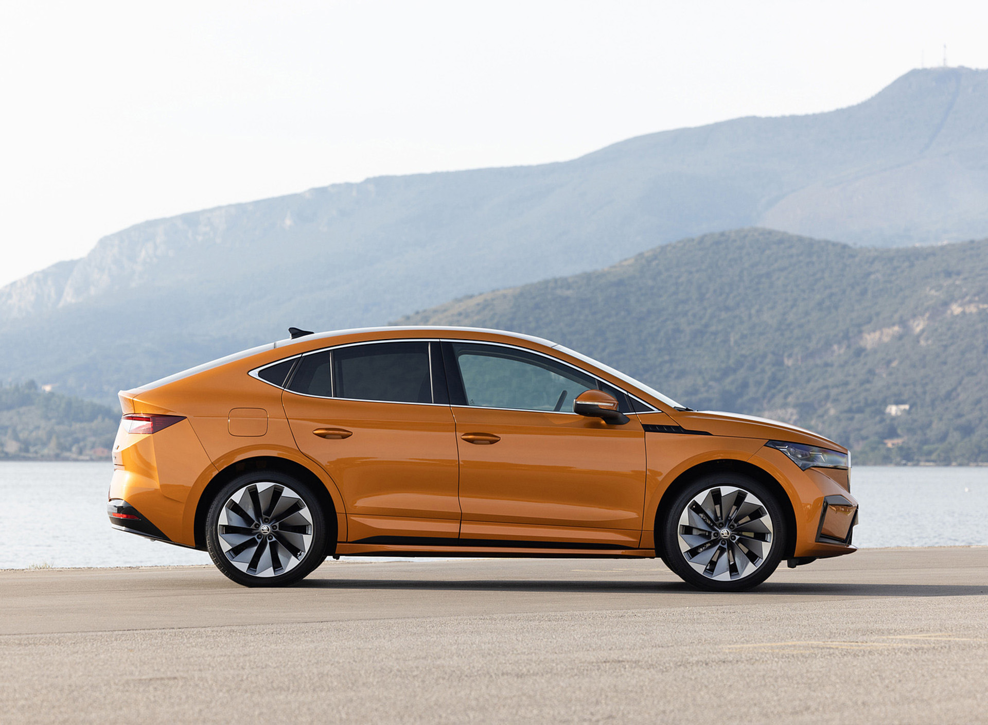 Download 2022 Škoda ENYAQ Coupe iV - Side HD Wallpaper 1920x1409 #130