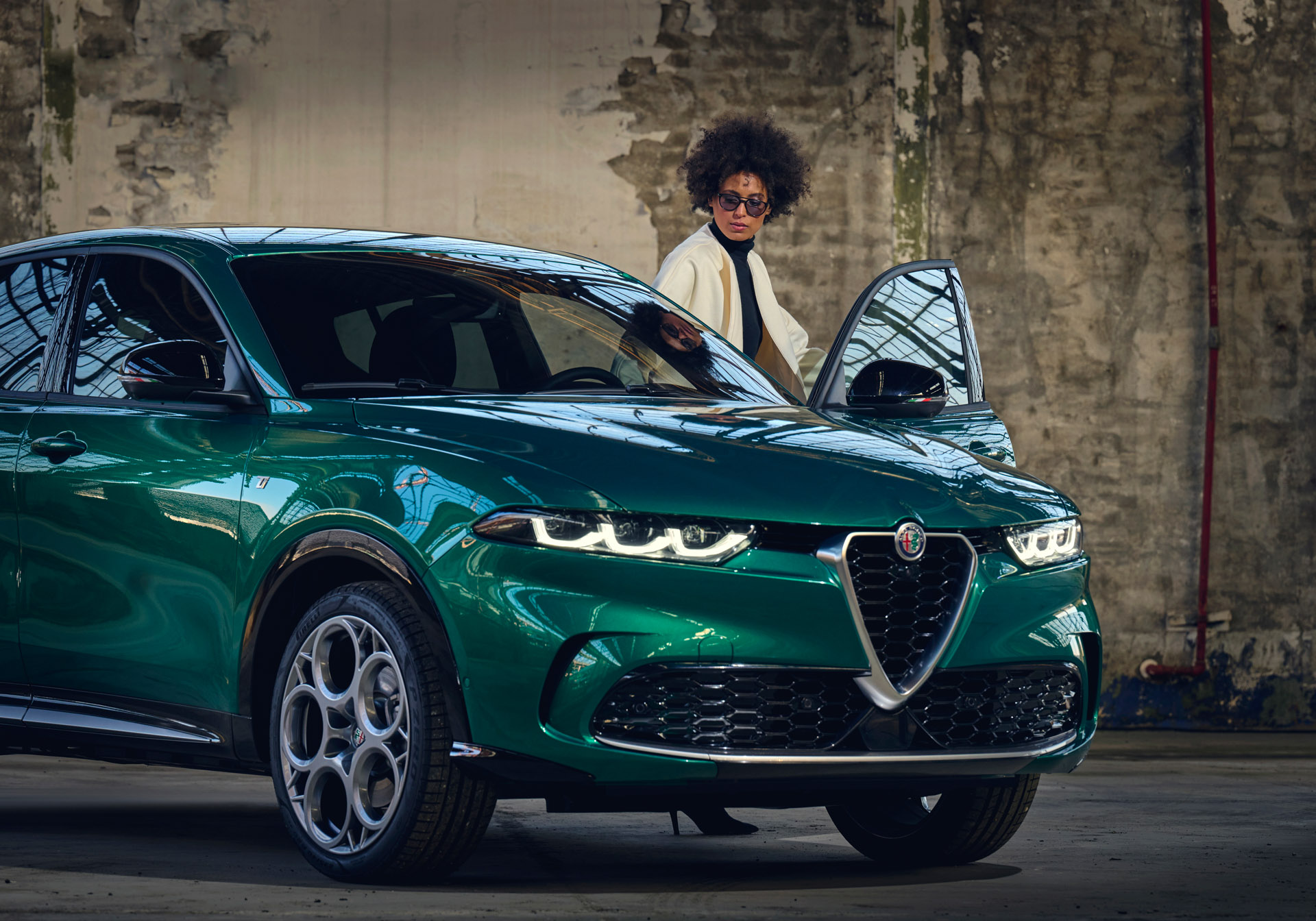 Download 2023 Alfa Romeo Tonale Veloce - Detail HD Wallpaper 1920x1344 #55