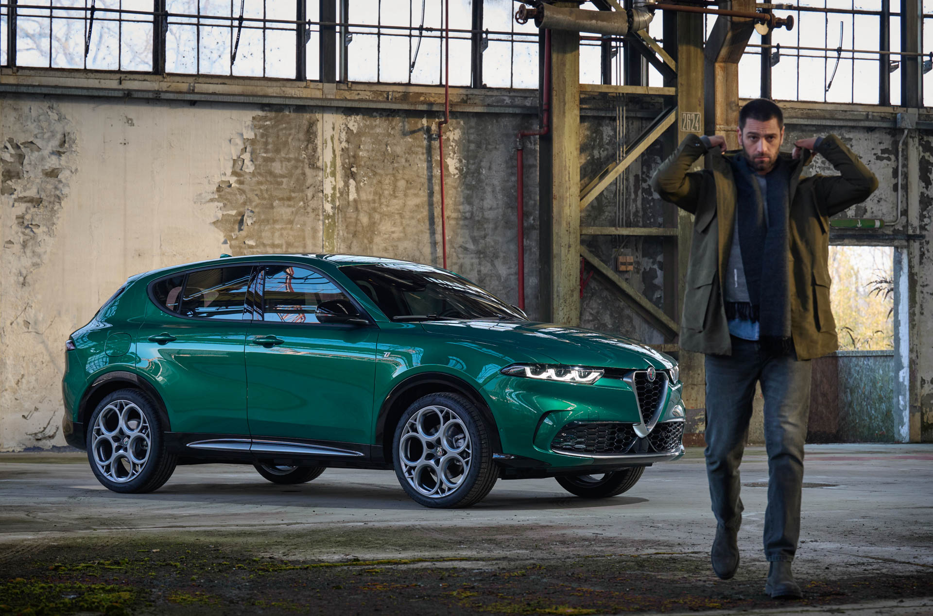 Download 2023 Alfa Romeo Tonale Veloce - Front Three-Quarter HD Wallpaper 1920x1269 #57