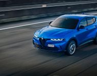 2023 Alfa Romeo Tonale Veloce - Front Three-Quarter Wallpaper 190x150
