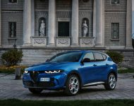 2023 Alfa Romeo Tonale Veloce - Front Three-Quarter Wallpaper 190x150