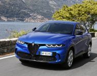 2023 Alfa Romeo Tonale Veloce - Front Three-Quarter Wallpaper 190x150
