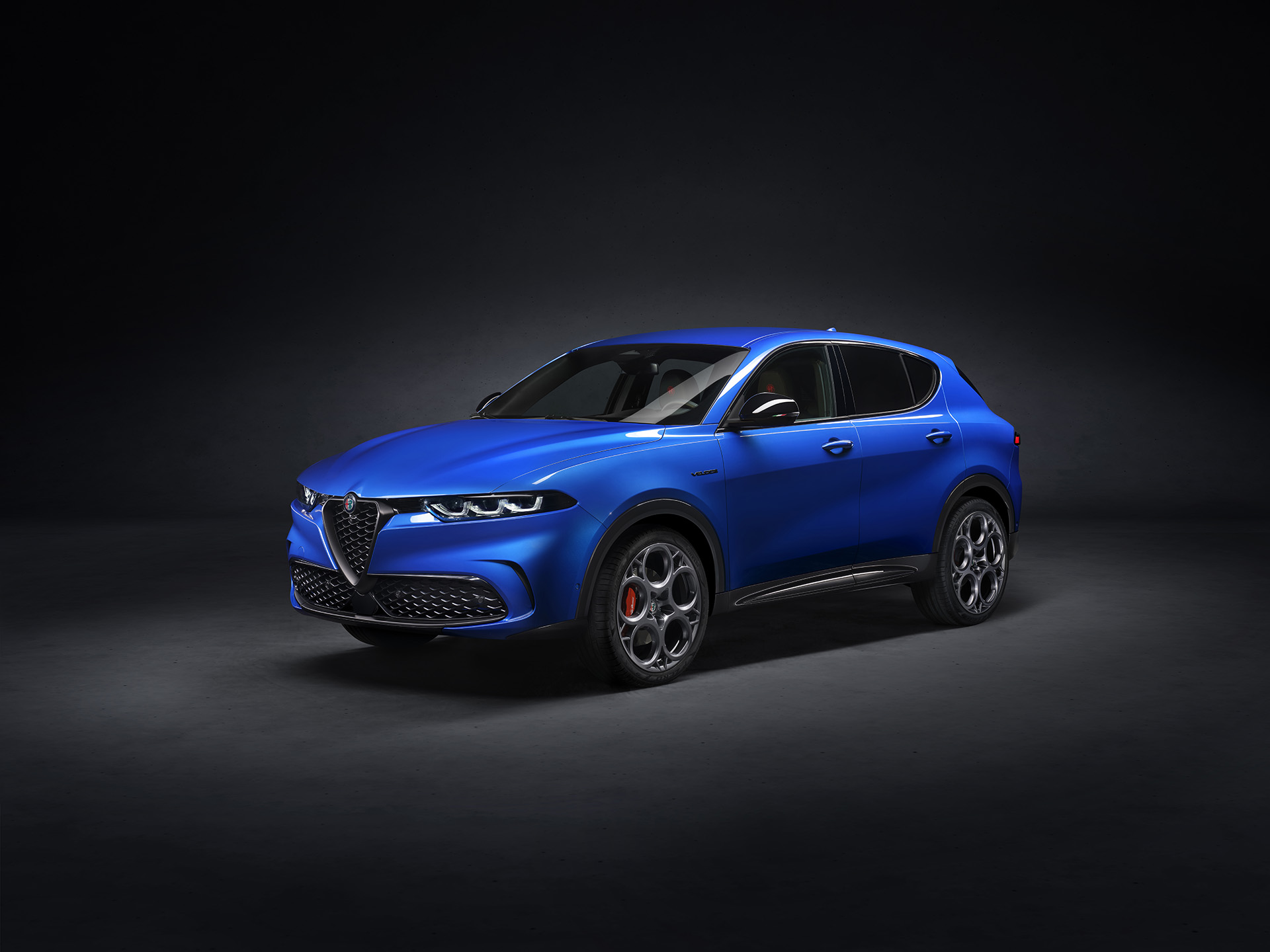 Download 2023 Alfa Romeo Tonale Veloce - Front Three-Quarter HD Wallpaper 1920x1440 #40