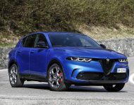 2023 Alfa Romeo Tonale Veloce - Front Three-Quarter Wallpaper 190x150